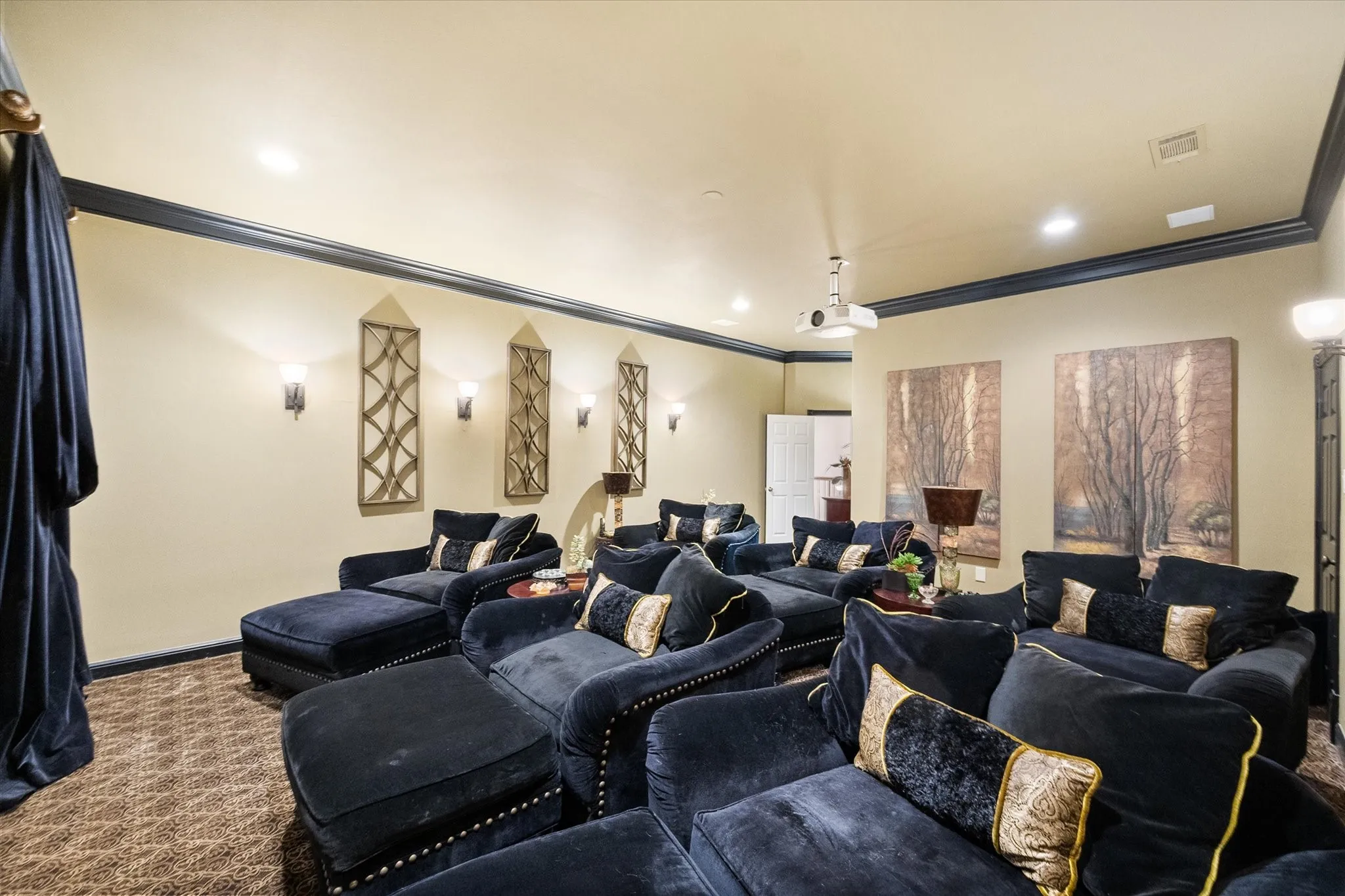 Single Family Residence For Sale in Tarrant County , 2325 Panorama Court, Arlington, Texas 76016, 4 Bedroom, 6 Bathroom, 3 Garage spaces, 6,566 Sqft, built in 2003, Price $1,395,000, mls#21281591, Real Estate Agent in Arlington, Homes For Sale in Tarrant county, Homes For Sale in Arlington, Realtor in Arlington Texas, Real Estate Brokerage Independent Realty Texas, Luminita Cordes Realtor