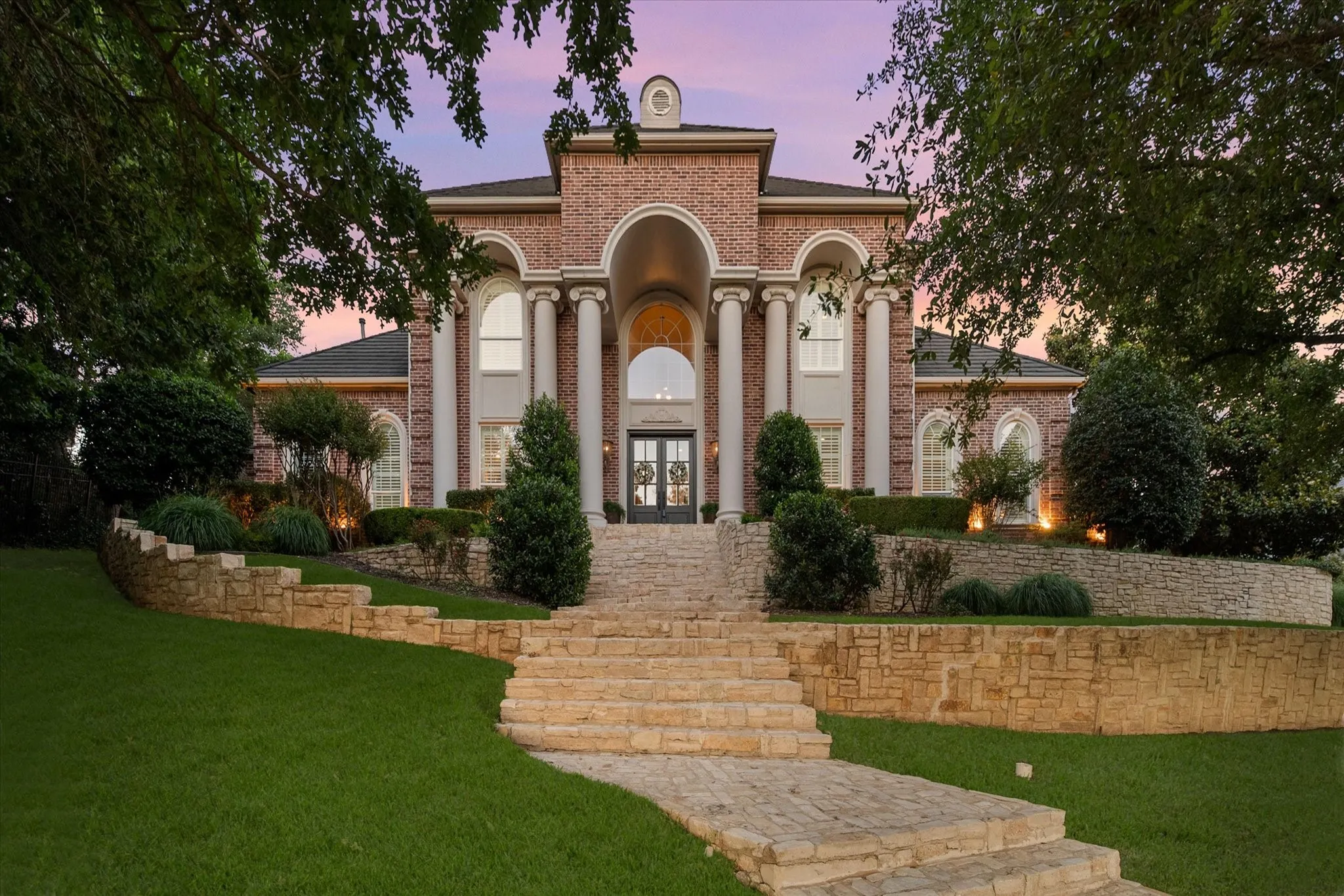 Single Family Residence For Sale in Tarrant County , 2325 Panorama Court, Arlington, Texas 76016, 4 Bedroom, 6 Bathroom, 3 Garage spaces, 6,566 Sqft, built in 2003, Price $1,395,000, mls#21281591, Real Estate Agent in Arlington, Homes For Sale in Tarrant county, Homes For Sale in Arlington, Realtor in Arlington Texas, Real Estate Brokerage Independent Realty Texas, Luminita Cordes Realtor