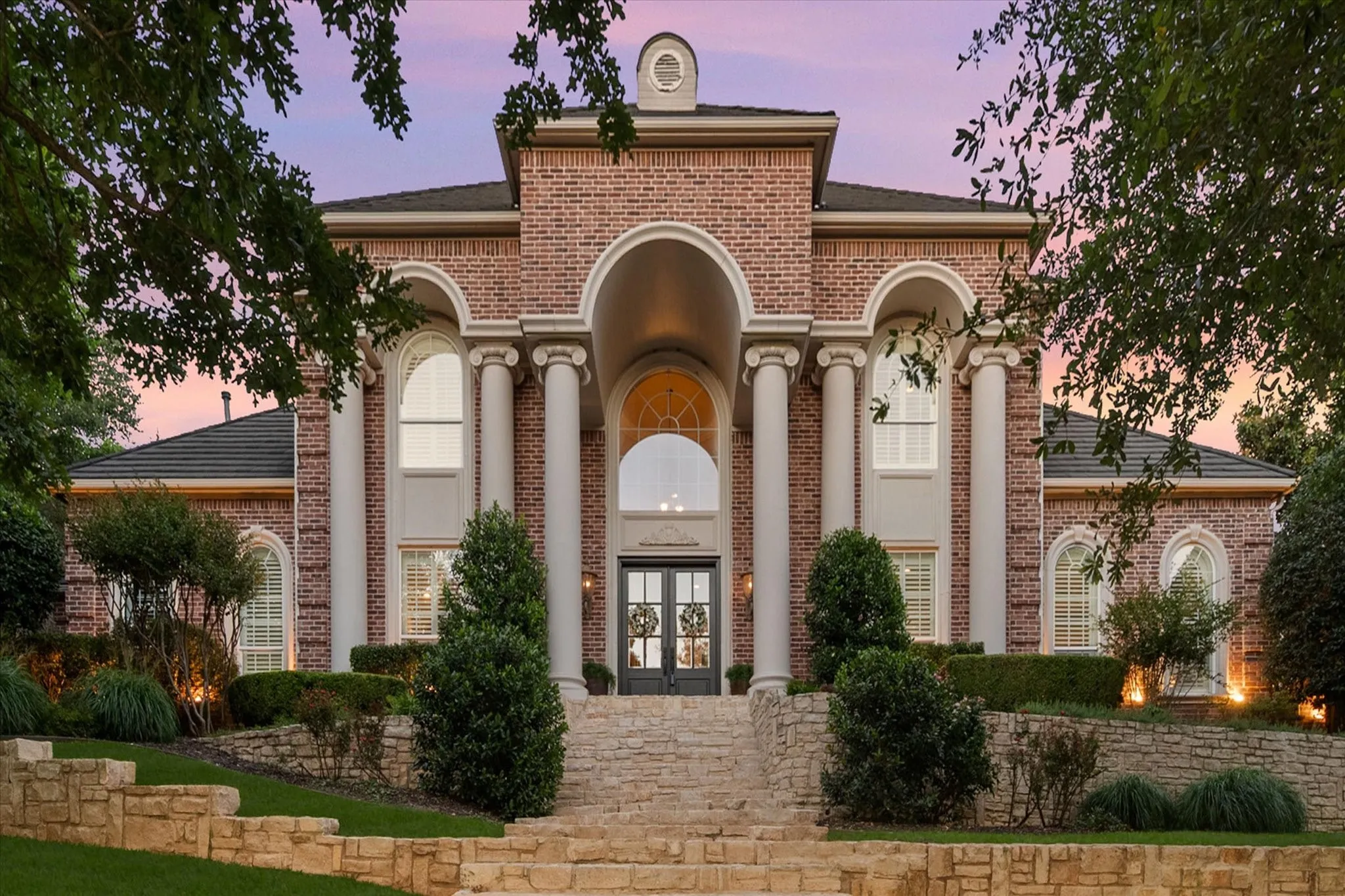 Single Family Residence For Sale in Tarrant County , 2325 Panorama Court, Arlington, Texas 76016, 4 Bedroom, 6 Bathroom, 3 Garage spaces, 6,566 Sqft, built in 2003, Price $1,395,000, mls#21281591, Real Estate Agent in Arlington, Homes For Sale in Tarrant county, Homes For Sale in Arlington, Realtor in Arlington Texas, Real Estate Brokerage Independent Realty Texas, Luminita Cordes Realtor