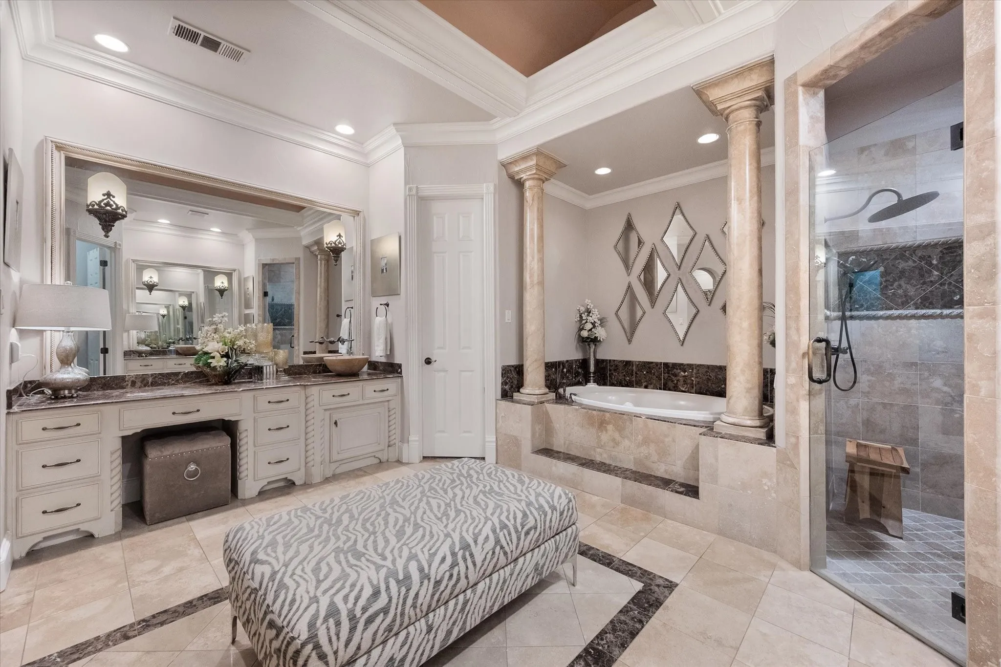 Single Family Residence For Sale in Tarrant County , 2325 Panorama Court, Arlington, Texas 76016, 4 Bedroom, 6 Bathroom, 3 Garage spaces, 6,566 Sqft, built in 2003, Price $1,395,000, mls#21281591, Real Estate Agent in Arlington, Homes For Sale in Tarrant county, Homes For Sale in Arlington, Realtor in Arlington Texas, Real Estate Brokerage Independent Realty Texas, Luminita Cordes Realtor
