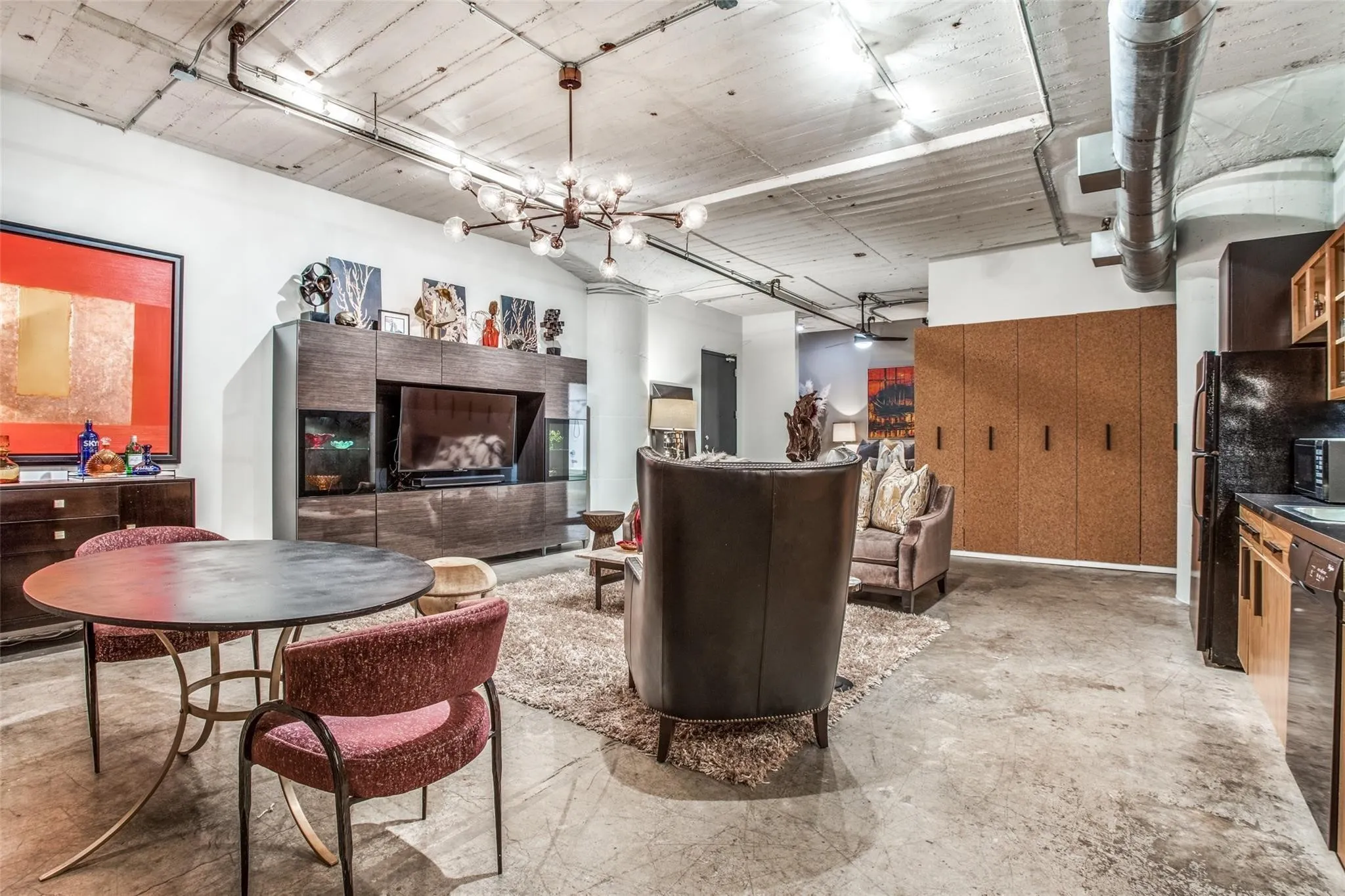 Condominium For Rent in Dallas County , 1122 Jackson Street 322, Dallas, Texas 75202, 1 Bedroom, 1 Bathroom, 1 Garage spaces, 840 Sqft, built in 1925, Price $2,100, mls#21284431, Real Estate Agent in Dallas, Homes For Rent in Dallas county, Homes For Rent in Dallas, Realtor in Dallas Texas, Real Estate Brokerage Independent Realty Texas, Luminita Cordes Realtor