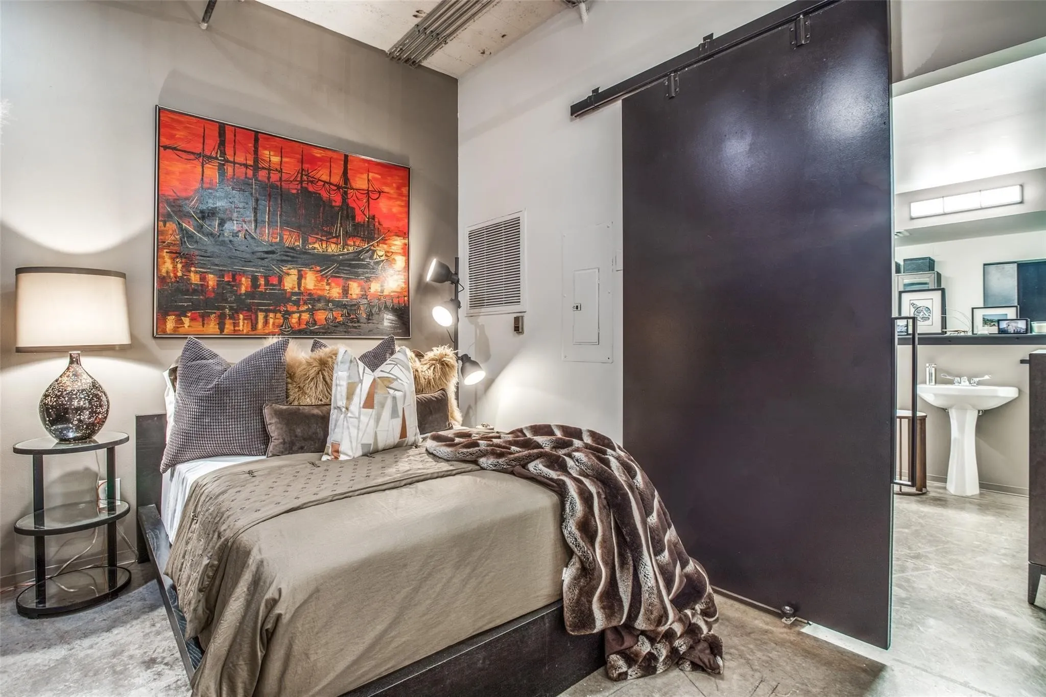 Condominium For Rent in Dallas County , 1122 Jackson Street 322, Dallas, Texas 75202, 1 Bedroom, 1 Bathroom, 1 Garage spaces, 840 Sqft, built in 1925, Price $2,100, mls#21284431, Real Estate Agent in Dallas, Homes For Rent in Dallas county, Homes For Rent in Dallas, Realtor in Dallas Texas, Real Estate Brokerage Independent Realty Texas, Luminita Cordes Realtor