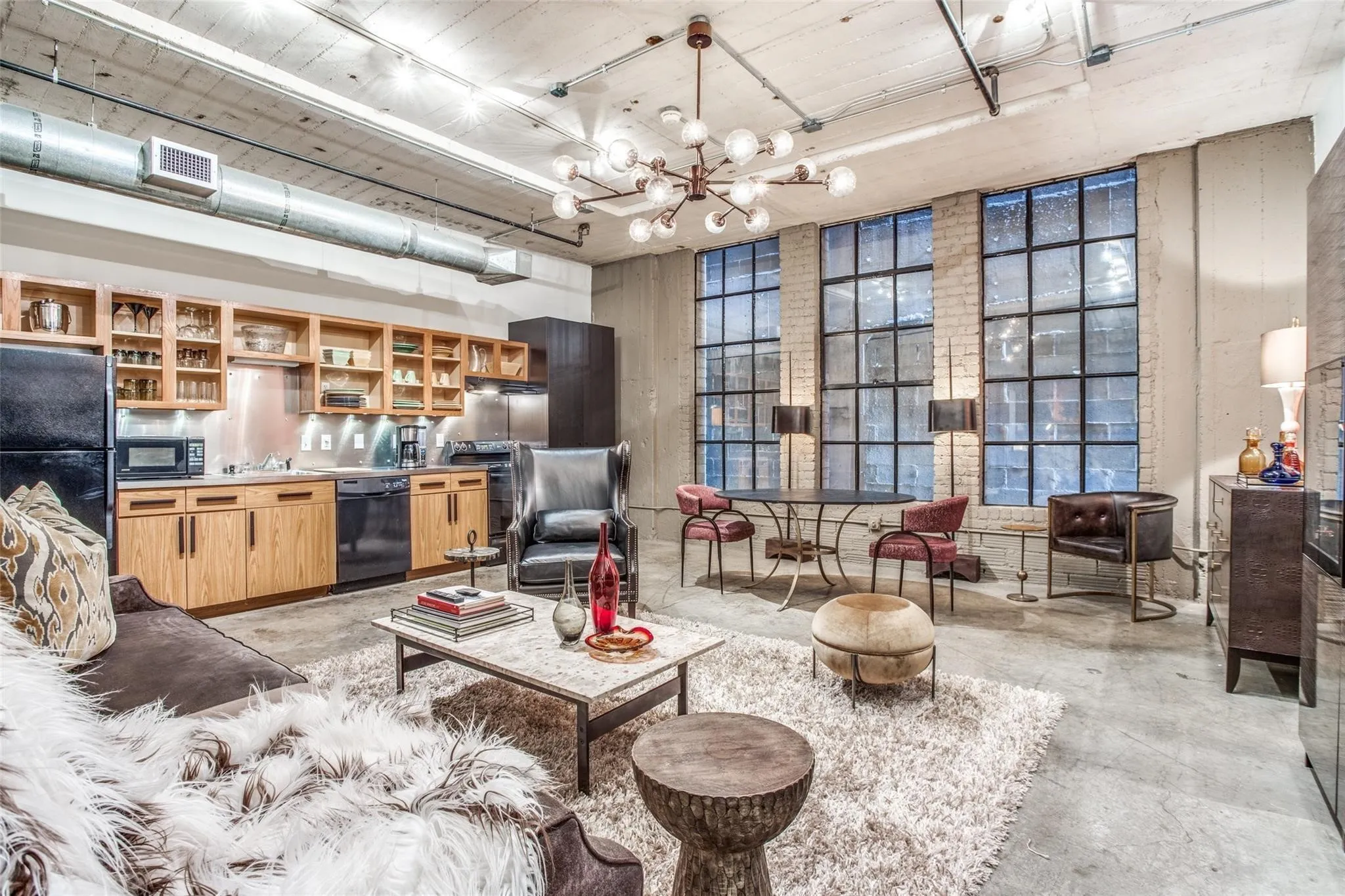 Condominium For Rent in Dallas County , 1122 Jackson Street 322, Dallas, Texas 75202, 1 Bedroom, 1 Bathroom, 1 Garage spaces, 840 Sqft, built in 1925, Price $2,100, mls#21284431, Real Estate Agent in Dallas, Homes For Rent in Dallas county, Homes For Rent in Dallas, Realtor in Dallas Texas, Real Estate Brokerage Independent Realty Texas, Luminita Cordes Realtor
