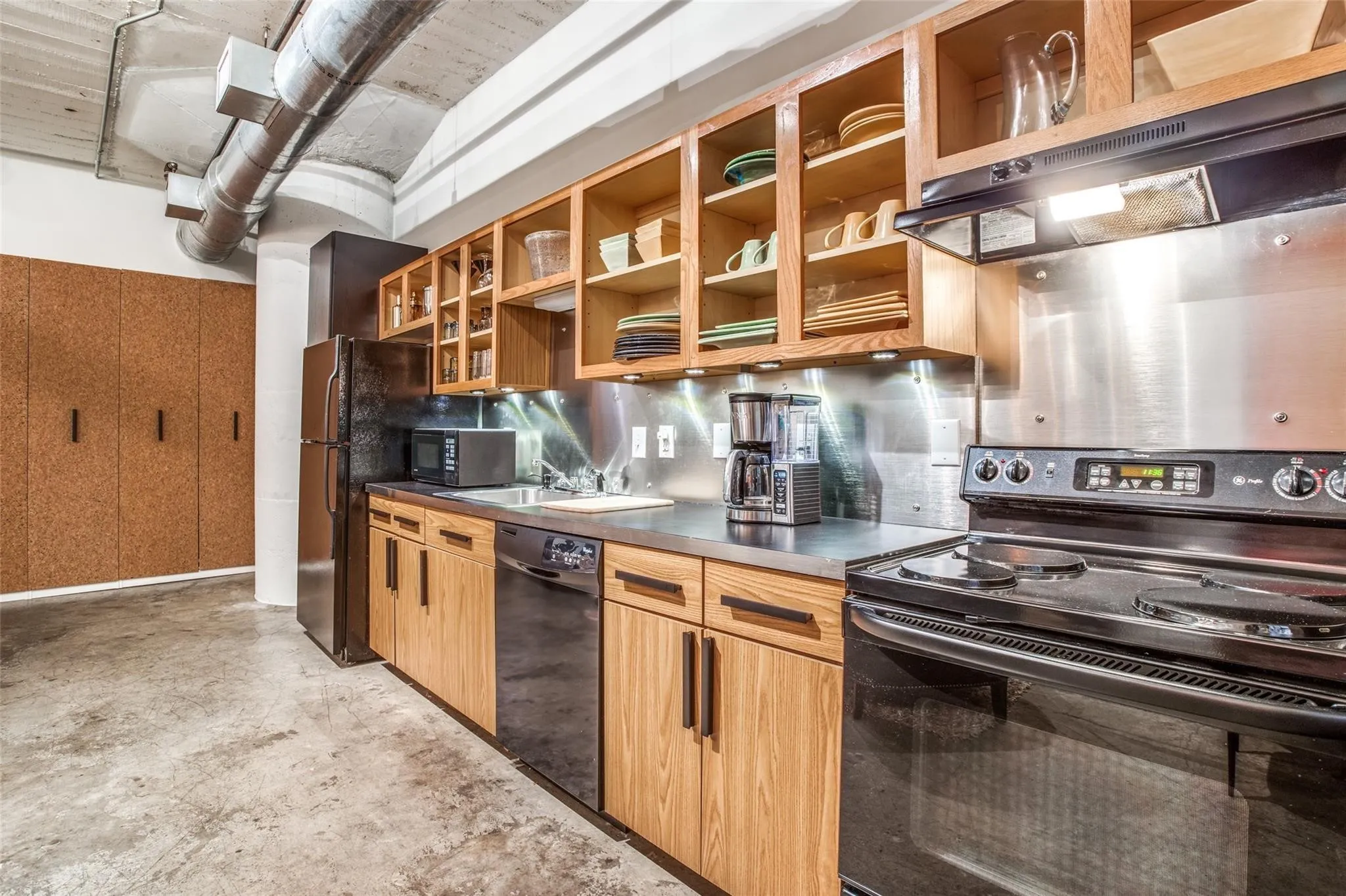 Condominium For Rent in Dallas County , 1122 Jackson Street 322, Dallas, Texas 75202, 1 Bedroom, 1 Bathroom, 1 Garage spaces, 840 Sqft, built in 1925, Price $2,100, mls#21284431, Real Estate Agent in Dallas, Homes For Rent in Dallas county, Homes For Rent in Dallas, Realtor in Dallas Texas, Real Estate Brokerage Independent Realty Texas, Luminita Cordes Realtor