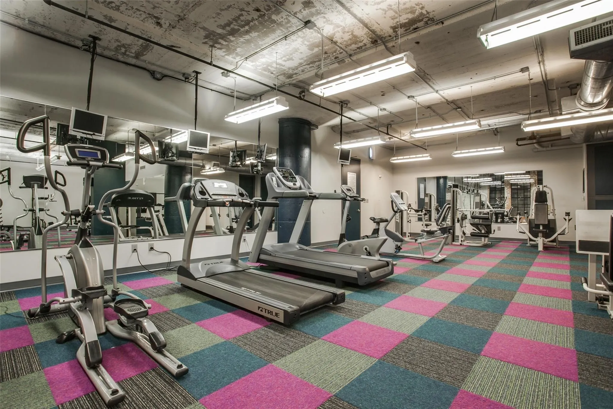 Condominium For Rent in Dallas County , 1122 Jackson Street 322, Dallas, Texas 75202, 1 Bedroom, 1 Bathroom, 1 Garage spaces, 840 Sqft, built in 1925, Price $2,100, mls#21284431, Real Estate Agent in Dallas, Homes For Rent in Dallas county, Homes For Rent in Dallas, Realtor in Dallas Texas, Real Estate Brokerage Independent Realty Texas, Luminita Cordes Realtor