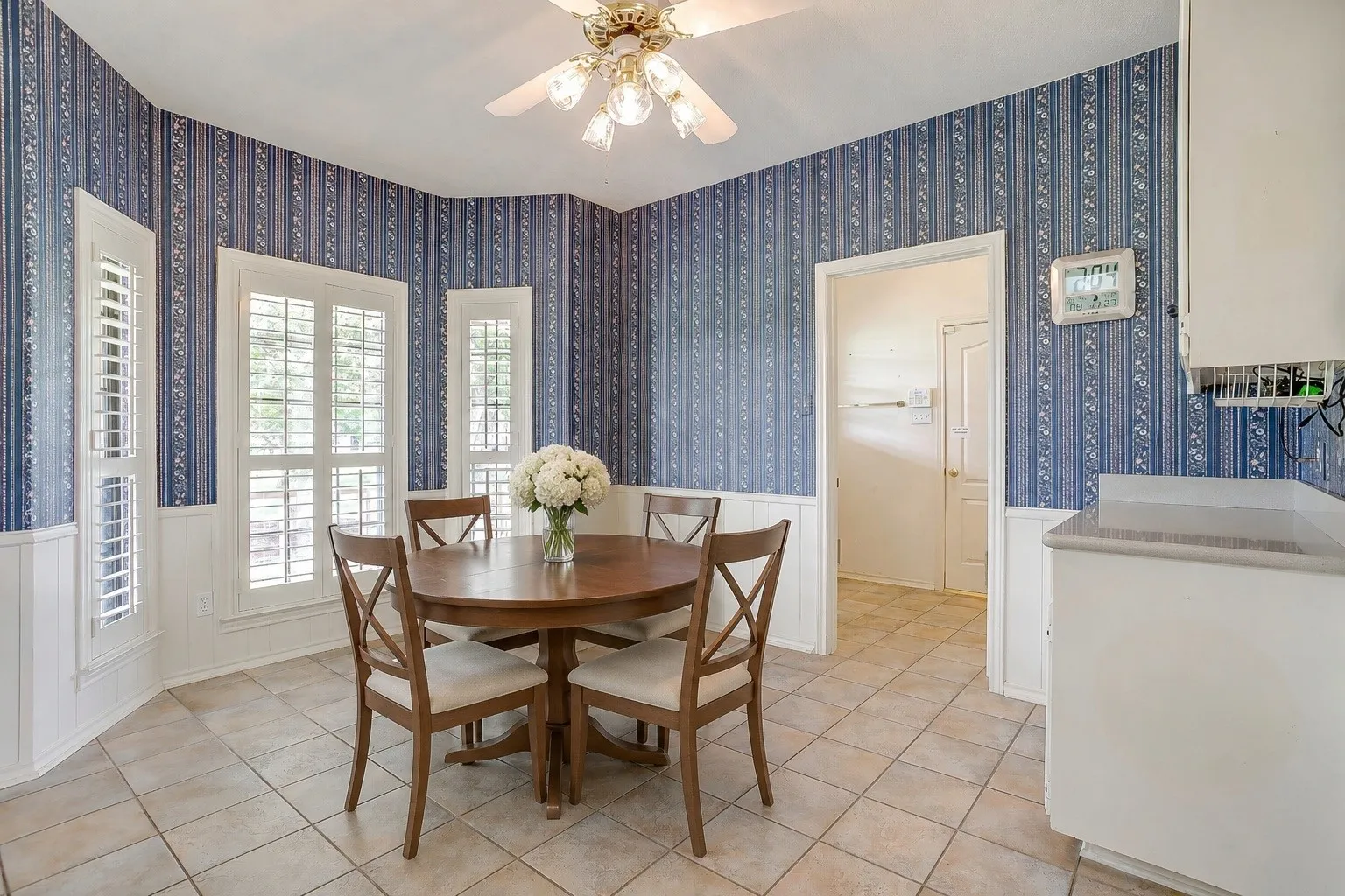 Breakfast/dining area has been virtually staged.