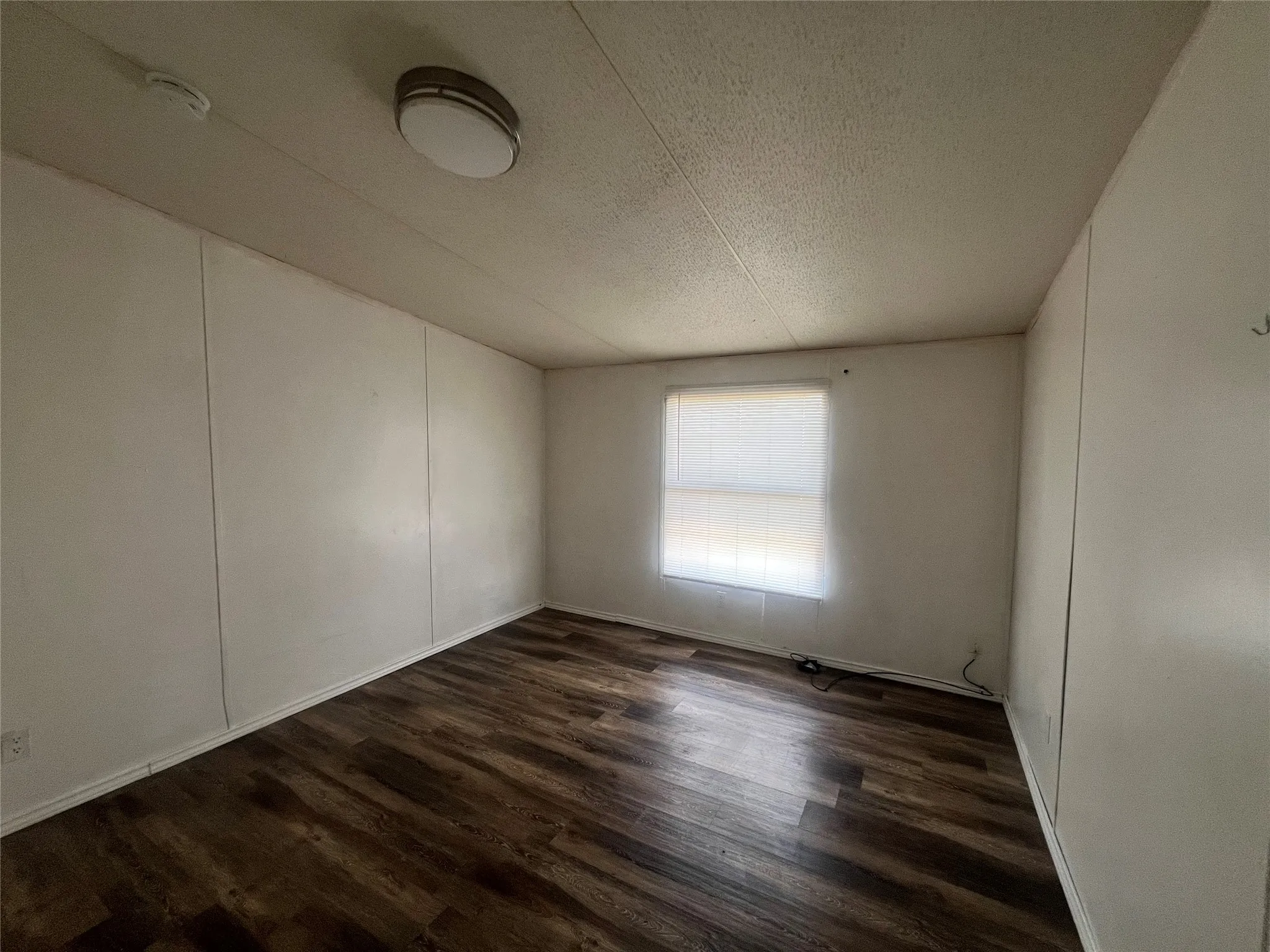 Manufactured Home For Sale in Grayson County , 120 Pine Ridge Circle, Southmayd, Texas 75092, 4 Bedrooms, 2 Bathrooms, Garage spaces, 1,680 Sqft, built in 1999, Price $129,000, mls#21284466, Real Estate Agent in Southmayd, Homes For Sale in Grayson county, Homes For Sale in Southmayd, Realtor in Southmayd Texas, Real Estate Brokerage Independent Realty Texas, Luminita Cordes Realtor