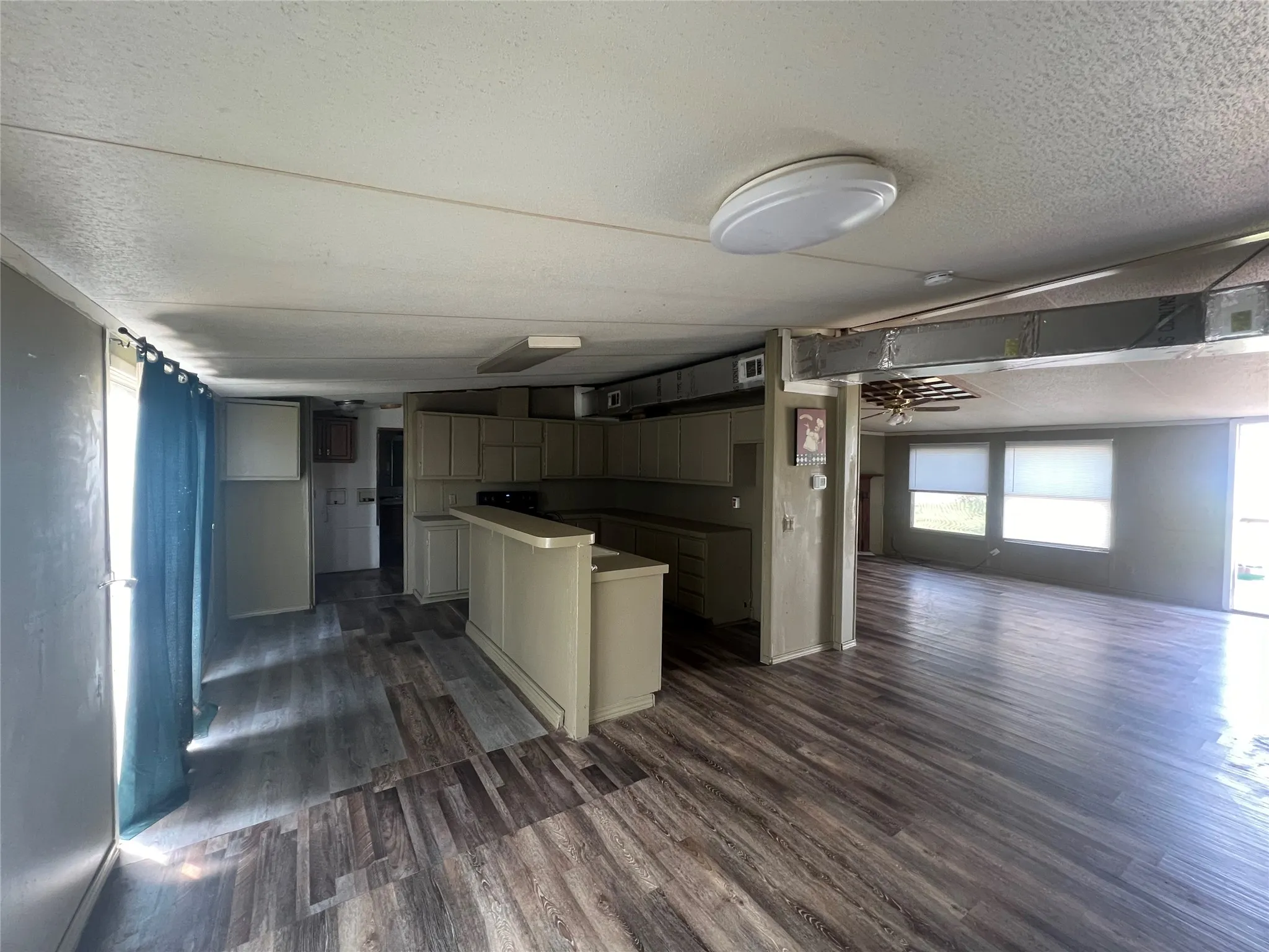 Manufactured Home For Sale in Grayson County , 120 Pine Ridge Circle, Southmayd, Texas 75092, 4 Bedrooms, 2 Bathrooms, Garage spaces, 1,680 Sqft, built in 1999, Price $129,000, mls#21284466, Real Estate Agent in Southmayd, Homes For Sale in Grayson county, Homes For Sale in Southmayd, Realtor in Southmayd Texas, Real Estate Brokerage Independent Realty Texas, Luminita Cordes Realtor