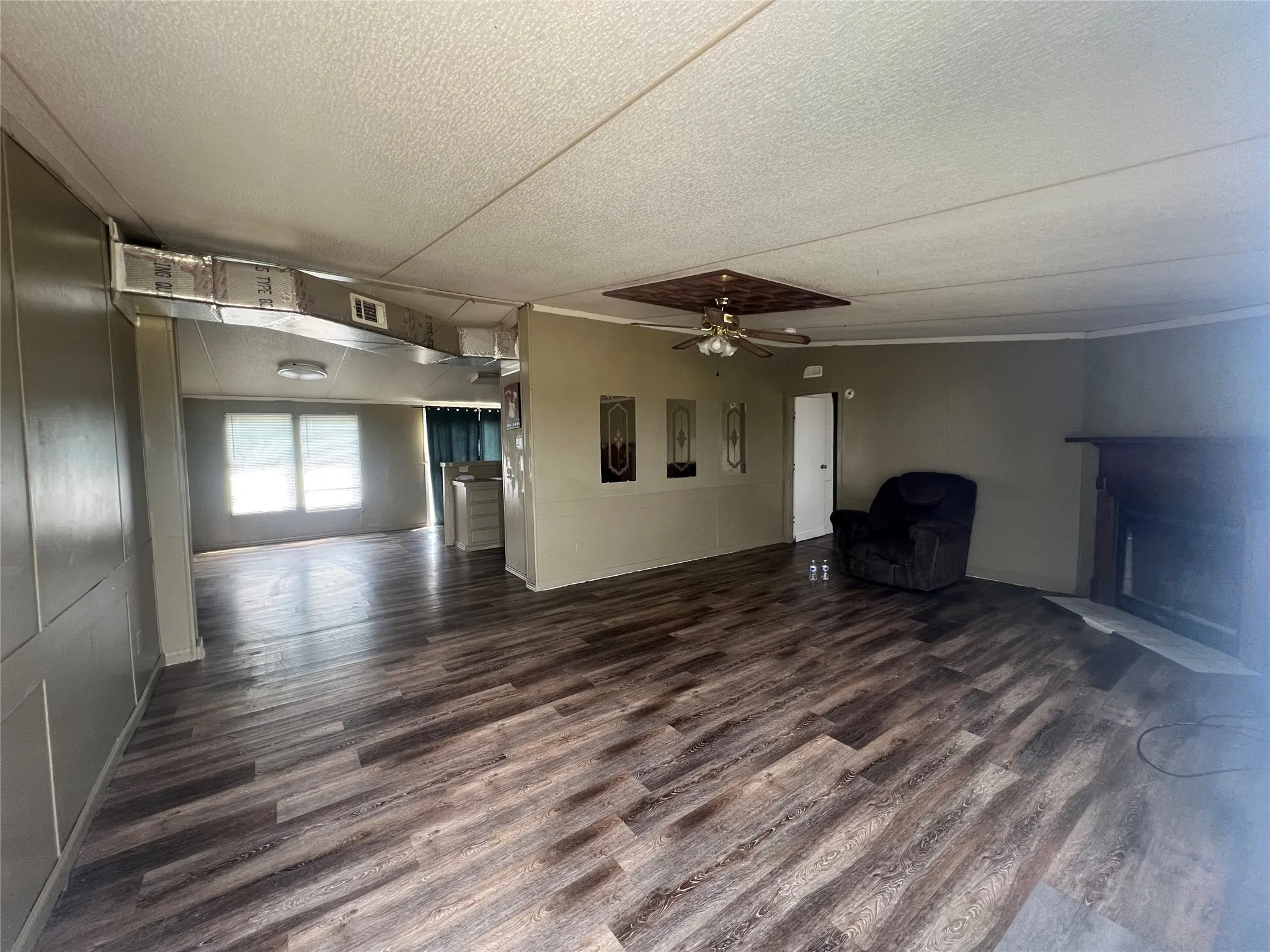Manufactured Home For Sale in Grayson County , 120 Pine Ridge Circle, Southmayd, Texas 75092, 4 Bedrooms, 2 Bathrooms, Garage spaces, 1,680 Sqft, built in 1999, Price $129,000, mls#21284466, Real Estate Agent in Southmayd, Homes For Sale in Grayson county, Homes For Sale in Southmayd, Realtor in Southmayd Texas, Real Estate Brokerage Independent Realty Texas, Luminita Cordes Realtor