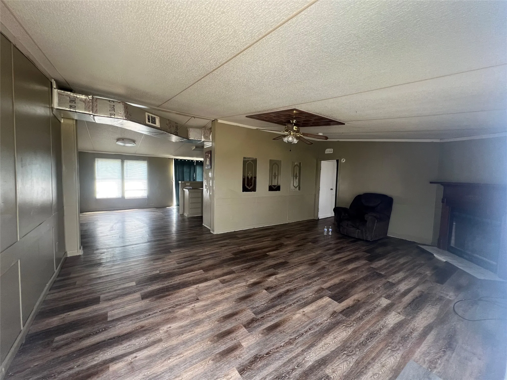 Manufactured Home For Sale in Grayson County , 120 Pine Ridge Circle, Southmayd, Texas 75092, 4 Bedrooms, 2 Bathrooms, Garage spaces, 1,680 Sqft, built in 1999, Price $129,000, mls#21284466, Real Estate Agent in Southmayd, Homes For Sale in Grayson county, Homes For Sale in Southmayd, Realtor in Southmayd Texas, Real Estate Brokerage Independent Realty Texas, Luminita Cordes Realtor