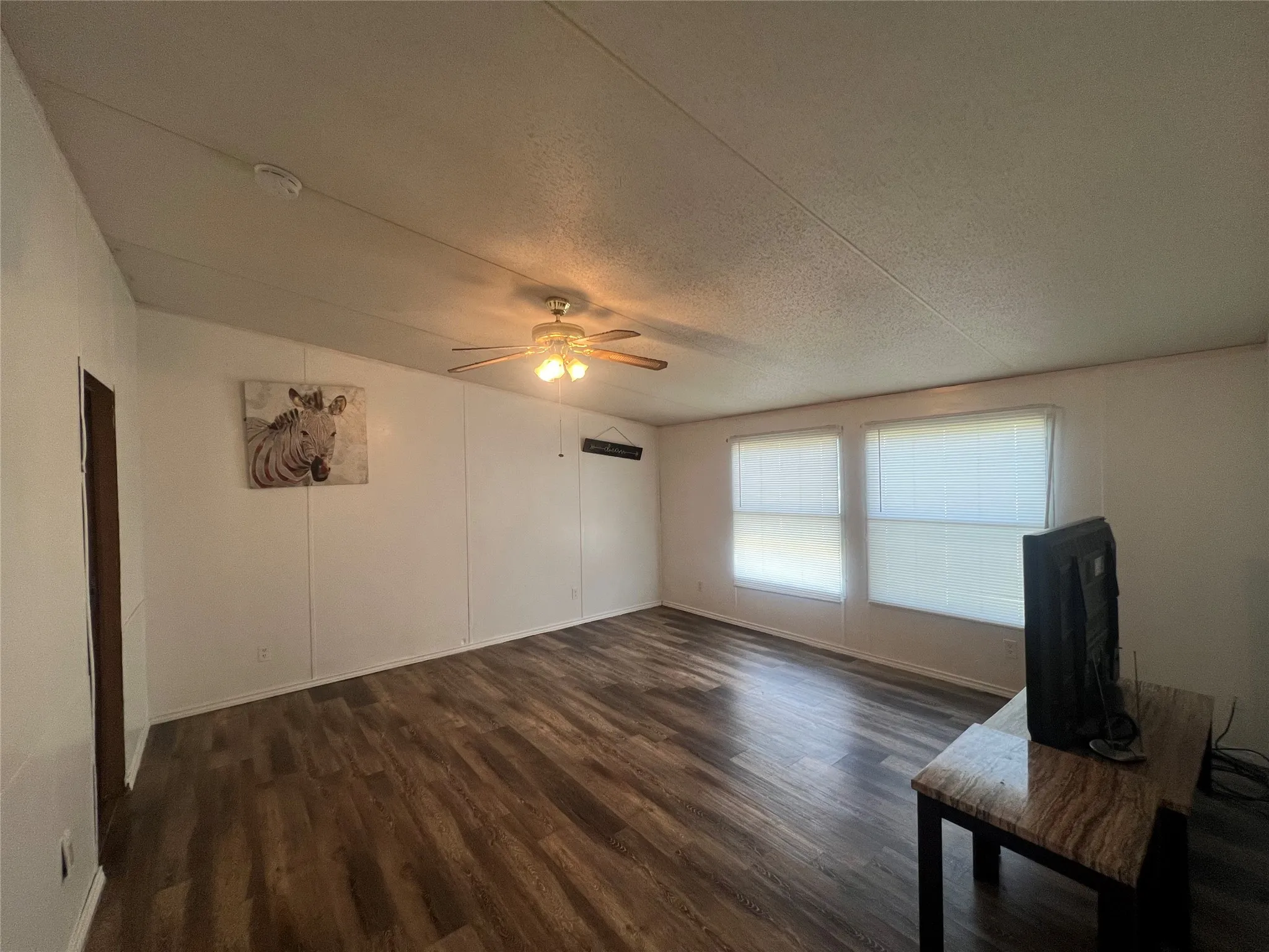 Manufactured Home For Sale in Grayson County , 120 Pine Ridge Circle, Southmayd, Texas 75092, 4 Bedrooms, 2 Bathrooms, Garage spaces, 1,680 Sqft, built in 1999, Price $129,000, mls#21284466, Real Estate Agent in Southmayd, Homes For Sale in Grayson county, Homes For Sale in Southmayd, Realtor in Southmayd Texas, Real Estate Brokerage Independent Realty Texas, Luminita Cordes Realtor
