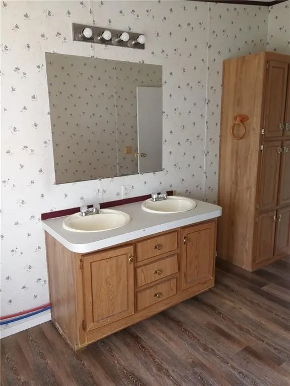 Manufactured Home For Sale in Grayson County , 120 Pine Ridge Circle, Southmayd, Texas 75092, 4 Bedrooms, 2 Bathrooms, Garage spaces, 1,680 Sqft, built in 1999, Price $129,000, mls#21284466, Real Estate Agent in Southmayd, Homes For Sale in Grayson county, Homes For Sale in Southmayd, Realtor in Southmayd Texas, Real Estate Brokerage Independent Realty Texas, Luminita Cordes Realtor