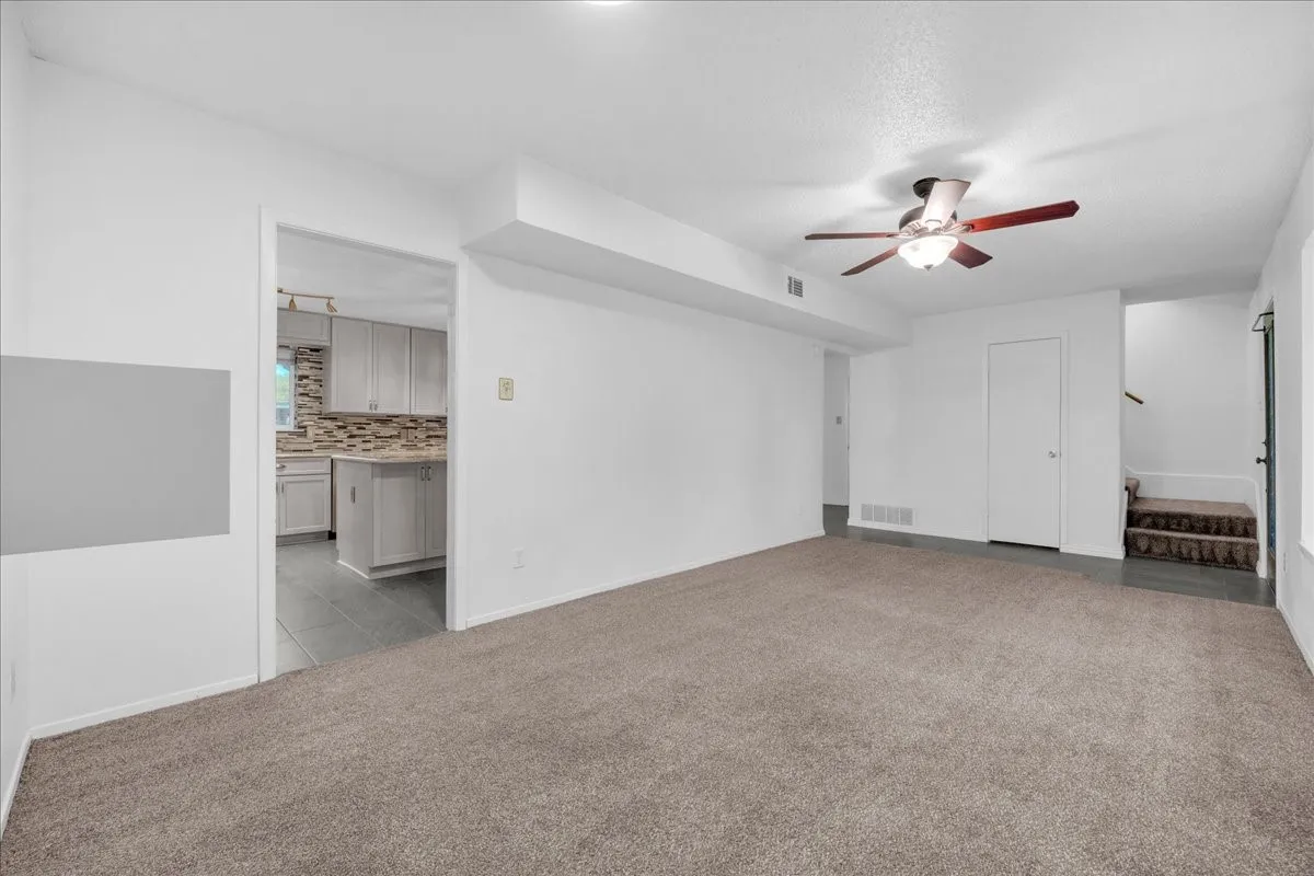 Single Family Residence For Sale in Dallas County , 1401 Greentree Lane, Garland, Texas 75042, 3 Bedroom, 2 Bathroom, 2 Garage spaces, 1,584 Sqft, built in 1965, mls#21275626, Real Estate Agent in Garland, Homes For Sale in Dallas county, Homes For Sale in Garland, Realtor in Garland Texas, Real Estate Brokerage Independent Realty Texas, Luminita Cordes Realtor
