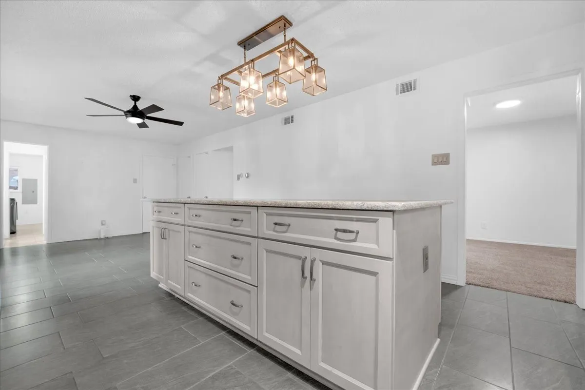 Single Family Residence For Sale in Dallas County , 1401 Greentree Lane, Garland, Texas 75042, 3 Bedroom, 2 Bathroom, 2 Garage spaces, 1,584 Sqft, built in 1965, mls#21275626, Real Estate Agent in Garland, Homes For Sale in Dallas county, Homes For Sale in Garland, Realtor in Garland Texas, Real Estate Brokerage Independent Realty Texas, Luminita Cordes Realtor