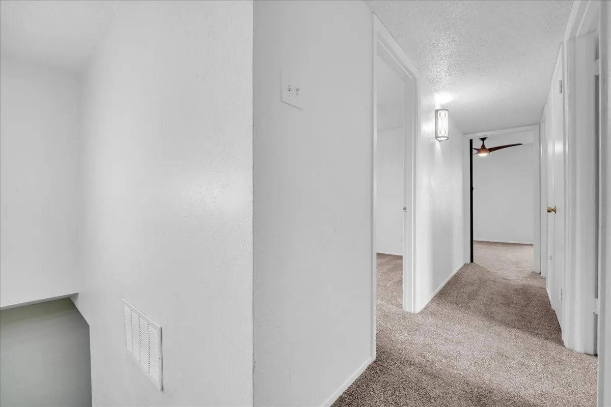Single Family Residence For Sale in Dallas County , 1401 Greentree Lane, Garland, Texas 75042, 3 Bedroom, 2 Bathroom, 2 Garage spaces, 1,584 Sqft, built in 1965, mls#21275626, Real Estate Agent in Garland, Homes For Sale in Dallas county, Homes For Sale in Garland, Realtor in Garland Texas, Real Estate Brokerage Independent Realty Texas, Luminita Cordes Realtor