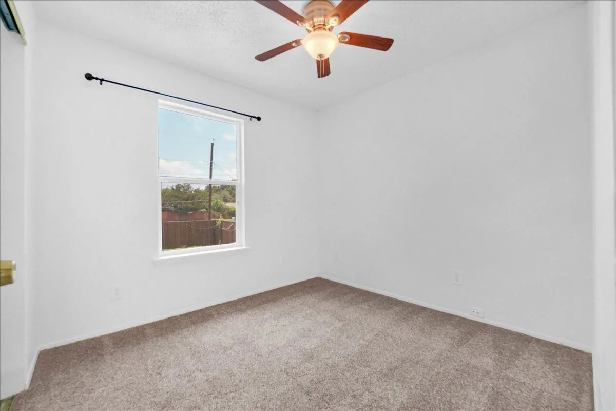 Single Family Residence For Sale in Dallas County , 1401 Greentree Lane, Garland, Texas 75042, 3 Bedroom, 2 Bathroom, 2 Garage spaces, 1,584 Sqft, built in 1965, mls#21275626, Real Estate Agent in Garland, Homes For Sale in Dallas county, Homes For Sale in Garland, Realtor in Garland Texas, Real Estate Brokerage Independent Realty Texas, Luminita Cordes Realtor