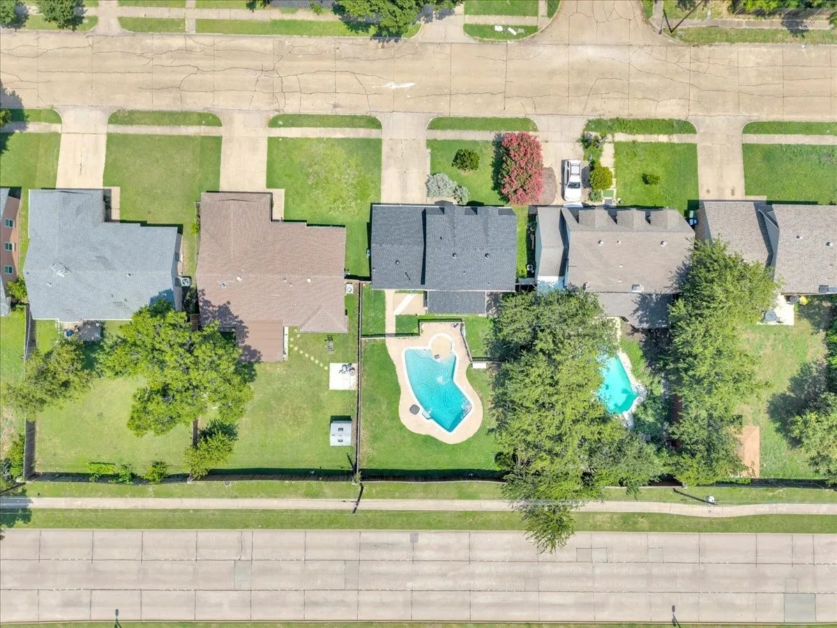 Single Family Residence For Sale in Dallas County , 1401 Greentree Lane, Garland, Texas 75042, 3 Bedroom, 2 Bathroom, 2 Garage spaces, 1,584 Sqft, built in 1965, mls#21275626, Real Estate Agent in Garland, Homes For Sale in Dallas county, Homes For Sale in Garland, Realtor in Garland Texas, Real Estate Brokerage Independent Realty Texas, Luminita Cordes Realtor