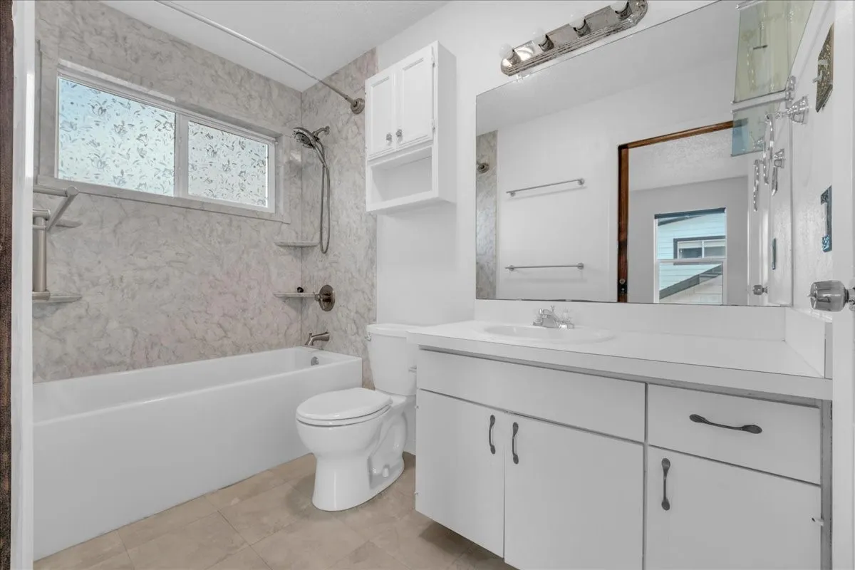 Single Family Residence For Sale in Dallas County , 1401 Greentree Lane, Garland, Texas 75042, 3 Bedroom, 2 Bathroom, 2 Garage spaces, 1,584 Sqft, built in 1965, mls#21275626, Real Estate Agent in Garland, Homes For Sale in Dallas county, Homes For Sale in Garland, Realtor in Garland Texas, Real Estate Brokerage Independent Realty Texas, Luminita Cordes Realtor