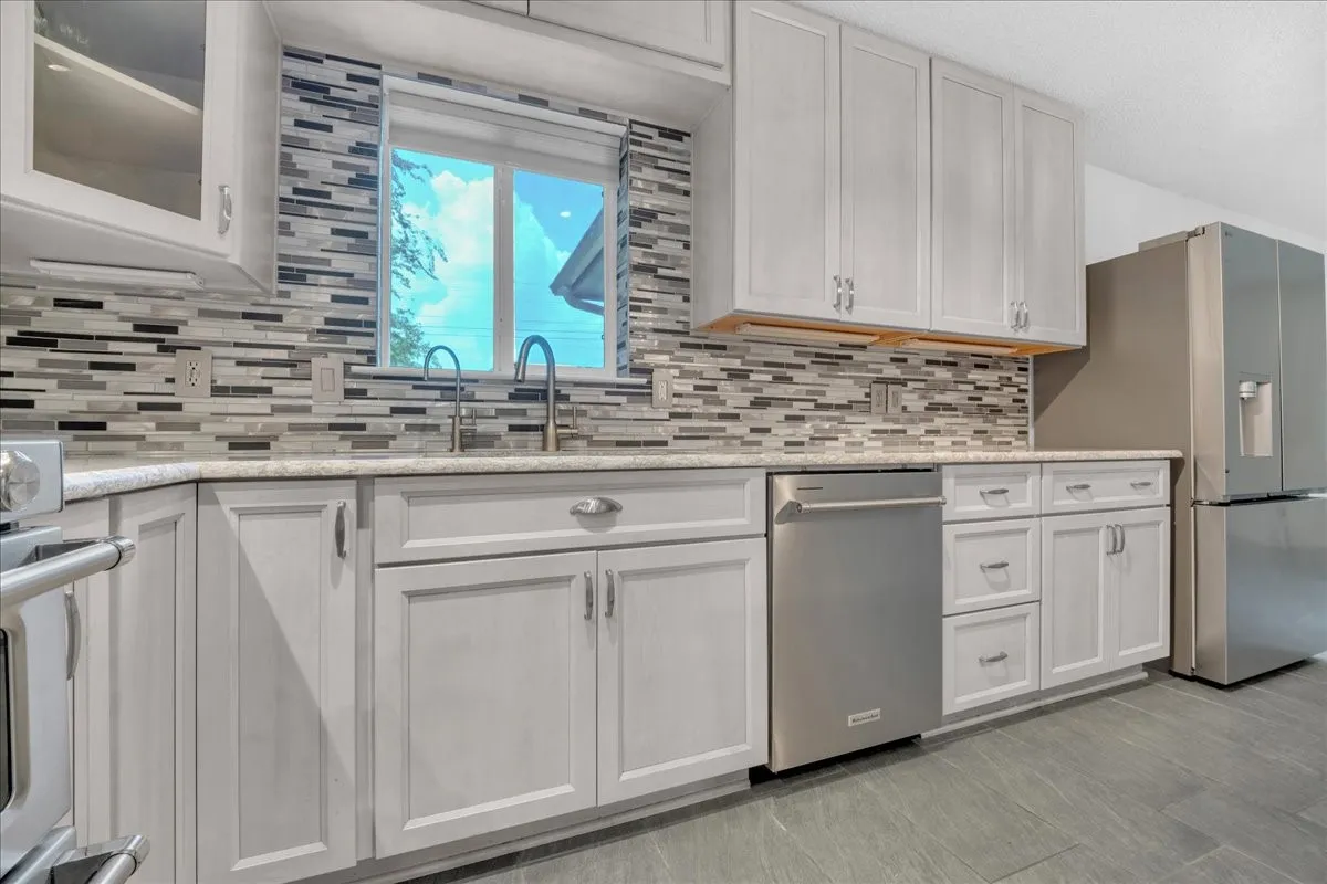 Single Family Residence For Sale in Dallas County , 1401 Greentree Lane, Garland, Texas 75042, 3 Bedroom, 2 Bathroom, 2 Garage spaces, 1,584 Sqft, built in 1965, mls#21275626, Real Estate Agent in Garland, Homes For Sale in Dallas county, Homes For Sale in Garland, Realtor in Garland Texas, Real Estate Brokerage Independent Realty Texas, Luminita Cordes Realtor