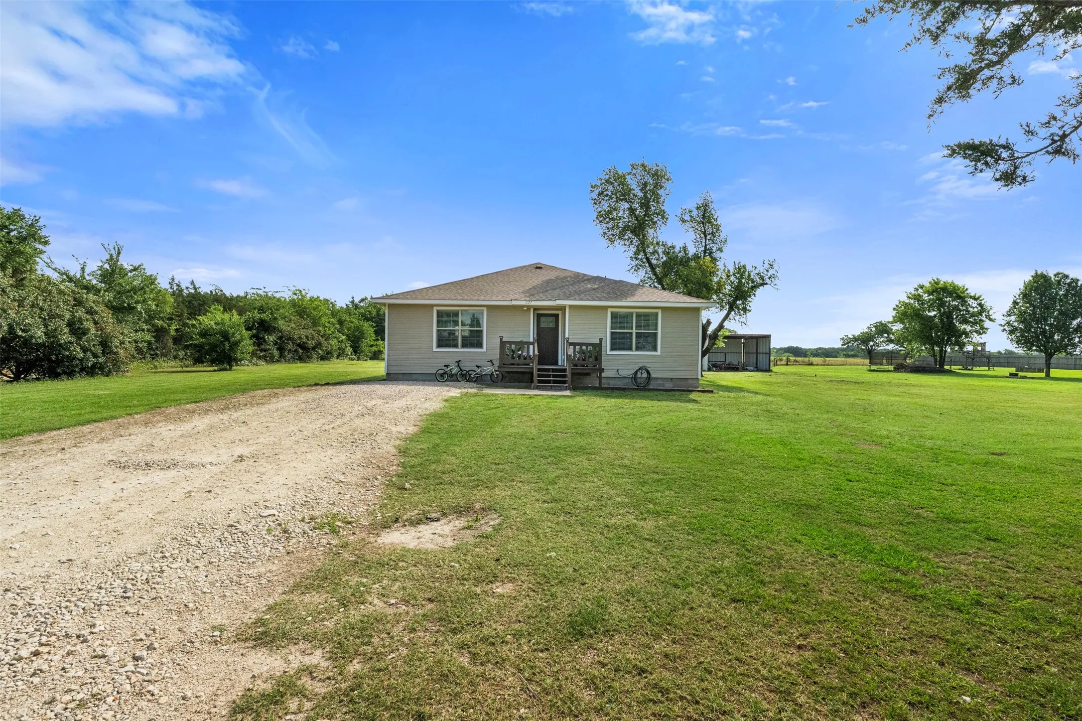 Single Family Residence For Sale in Navarro County , 3727 SW County Road 1160, Corsicana, Texas 75110, 4 Bedroom, 2 Bathroom, Garage spaces, 1,638 Sqft, built in 2017, Price $289,600, mls#21283593, Real Estate Agent in Corsicana, Homes For Sale in Navarro county, Homes For Sale in Corsicana, Realtor in Corsicana Texas, Real Estate Brokerage Independent Realty Texas, Luminita Cordes Realtor