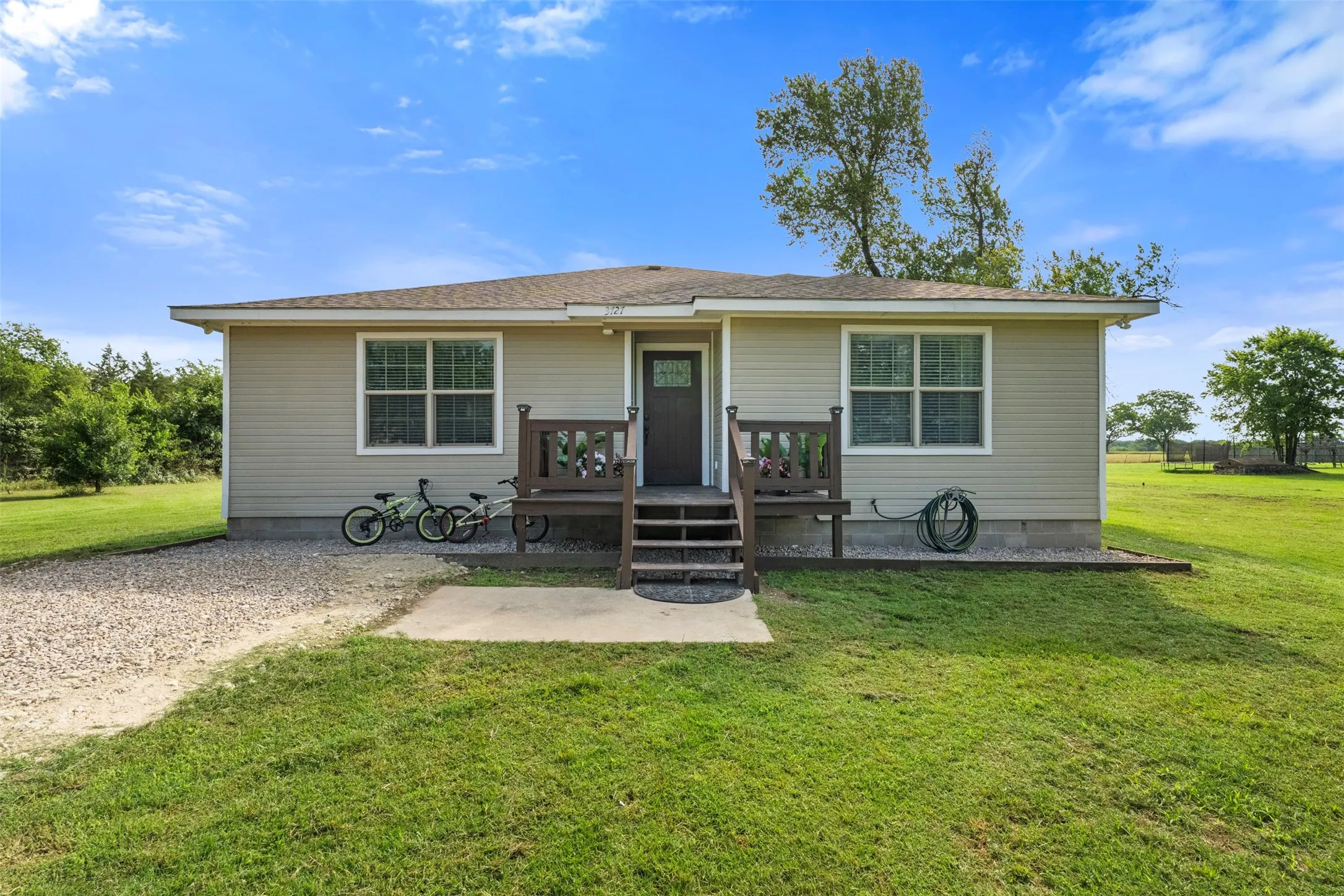 Single Family Residence For Sale in Navarro County , 3727 SW County Road 1160, Corsicana, Texas 75110, 4 Bedroom, 2 Bathroom, Garage spaces, 1,638 Sqft, built in 2017, Price $289,600, mls#21283593, Real Estate Agent in Corsicana, Homes For Sale in Navarro county, Homes For Sale in Corsicana, Realtor in Corsicana Texas, Real Estate Brokerage Independent Realty Texas, Luminita Cordes Realtor
