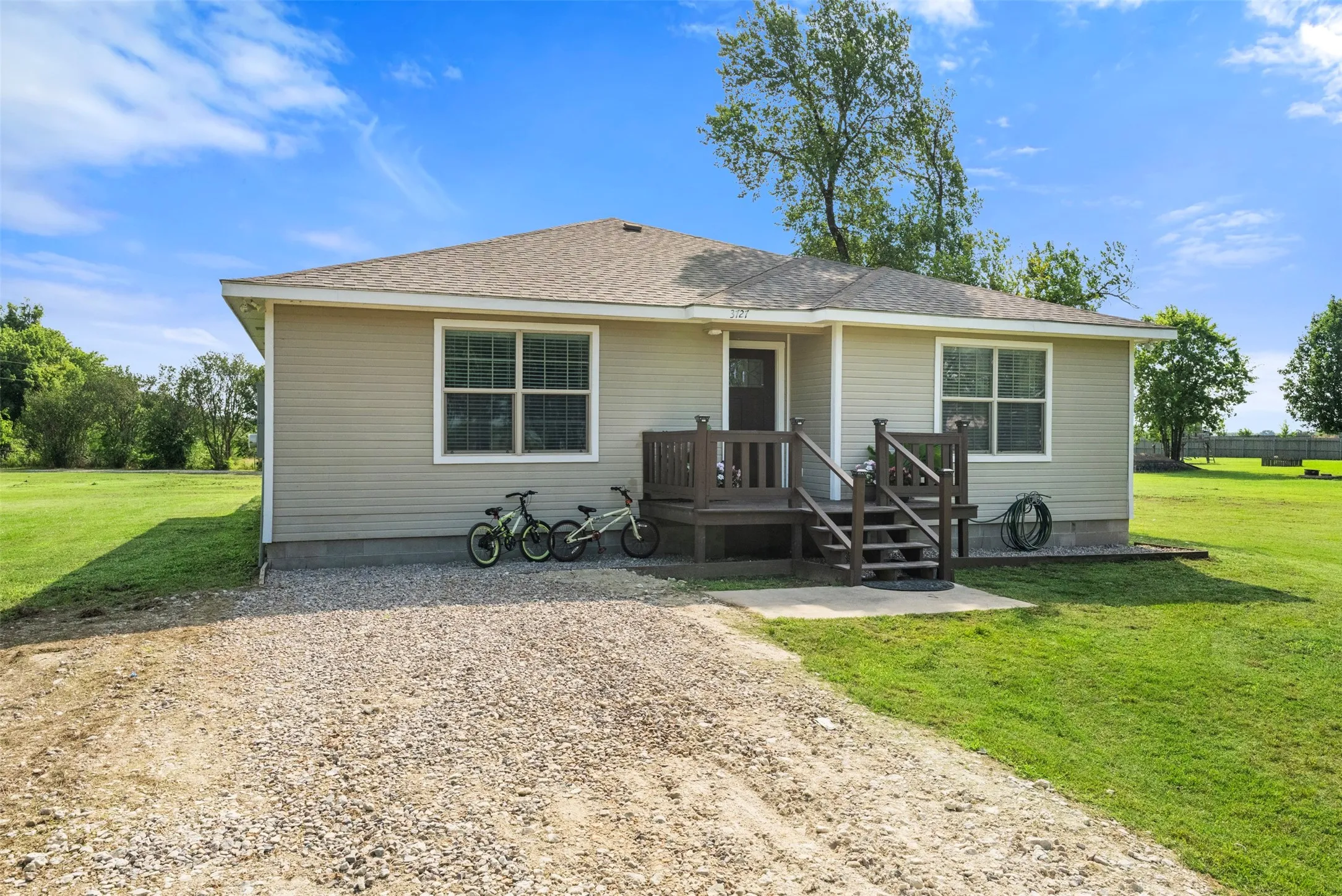 Single Family Residence For Sale in Navarro County , 3727 SW County Road 1160, Corsicana, Texas 75110, 4 Bedroom, 2 Bathroom, Garage spaces, 1,638 Sqft, built in 2017, Price $289,600, mls#21283593, Real Estate Agent in Corsicana, Homes For Sale in Navarro county, Homes For Sale in Corsicana, Realtor in Corsicana Texas, Real Estate Brokerage Independent Realty Texas, Luminita Cordes Realtor