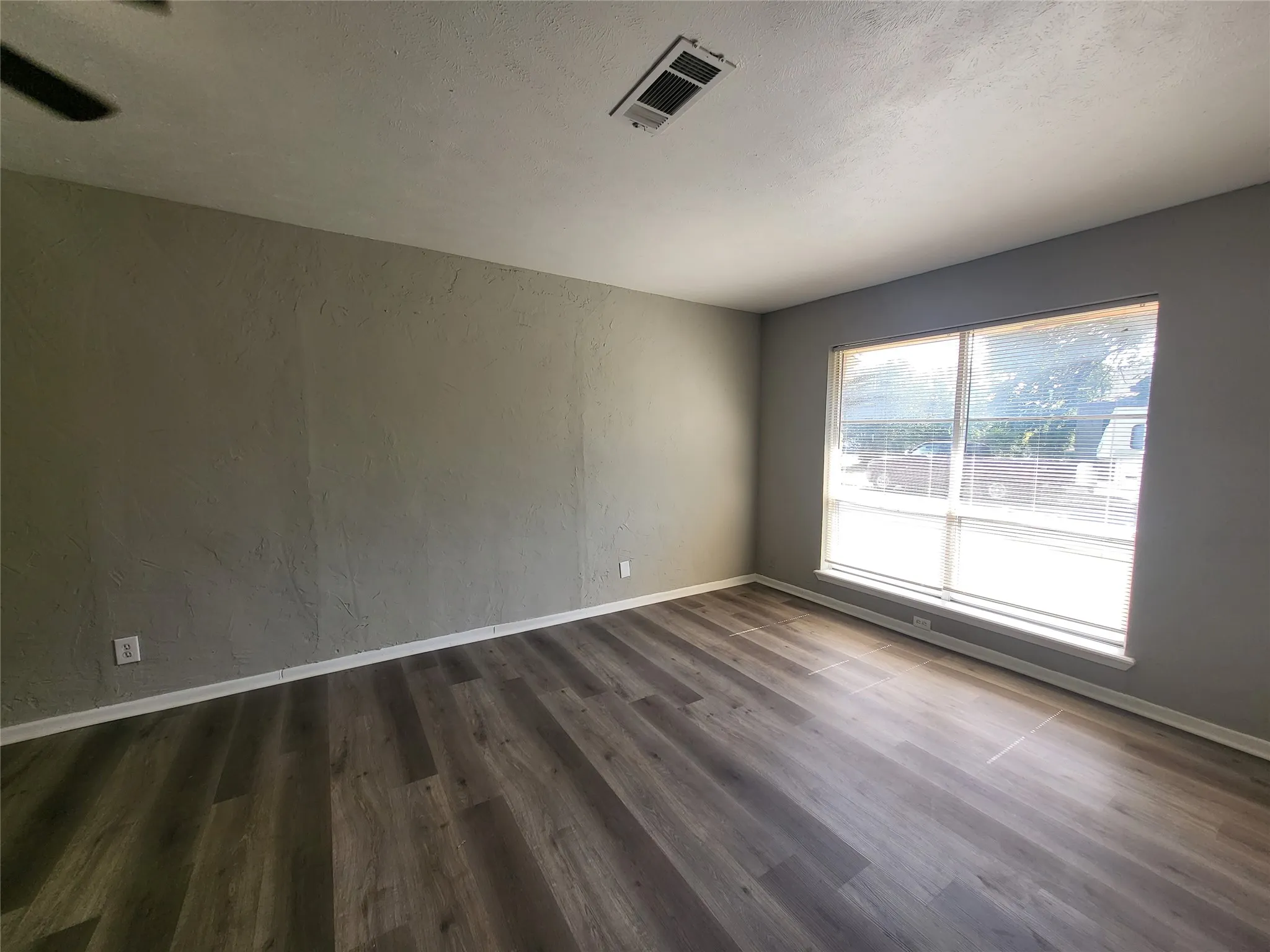 Duplex For Sale in Grayson County , 1503 E Wells Avenue, Sherman, Texas 75090, 5 Bedrooms, 2 Bathrooms, 1 Garage spaces, 0 Sqft, built in 1956, Price $229,900, mls#21284490, Real Estate Agent in Sherman, Homes For Sale in Grayson county, Homes For Sale in Sherman, Realtor in Sherman Texas, Real Estate Brokerage Independent Realty Texas, Luminita Cordes Realtor