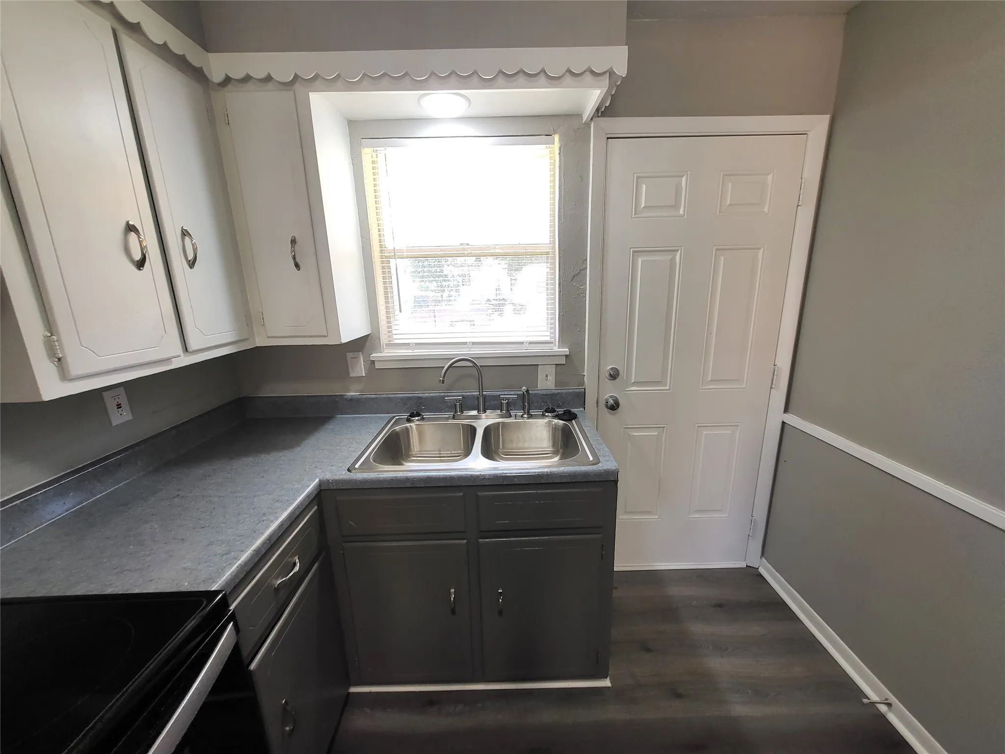 Duplex For Sale in Grayson County , 1503 E Wells Avenue, Sherman, Texas 75090, 5 Bedrooms, 2 Bathrooms, 1 Garage spaces, 0 Sqft, built in 1956, Price $229,900, mls#21284490, Real Estate Agent in Sherman, Homes For Sale in Grayson county, Homes For Sale in Sherman, Realtor in Sherman Texas, Real Estate Brokerage Independent Realty Texas, Luminita Cordes Realtor