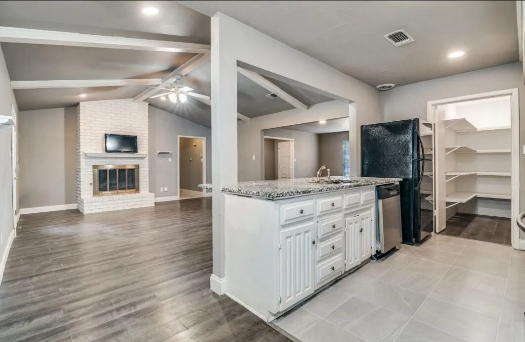 Single Family Residence For Sale in Collin County , 310 High Brook Drive, Richardson, Texas 75080, 3 Bedroom, 3 Bathroom, 2 Garage spaces, 2,036 Sqft, built in 1970, mls#21284499, Real Estate Agent in Richardson, Homes For Sale in Collin county, Homes For Sale in Richardson, Realtor in Richardson Texas, Real Estate Brokerage Independent Realty Texas, Luminita Cordes Realtor