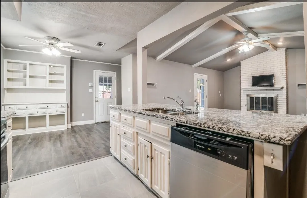Single Family Residence For Sale in Collin County , 310 High Brook Drive, Richardson, Texas 75080, 3 Bedroom, 3 Bathroom, 2 Garage spaces, 2,036 Sqft, built in 1970, mls#21284499, Real Estate Agent in Richardson, Homes For Sale in Collin county, Homes For Sale in Richardson, Realtor in Richardson Texas, Real Estate Brokerage Independent Realty Texas, Luminita Cordes Realtor