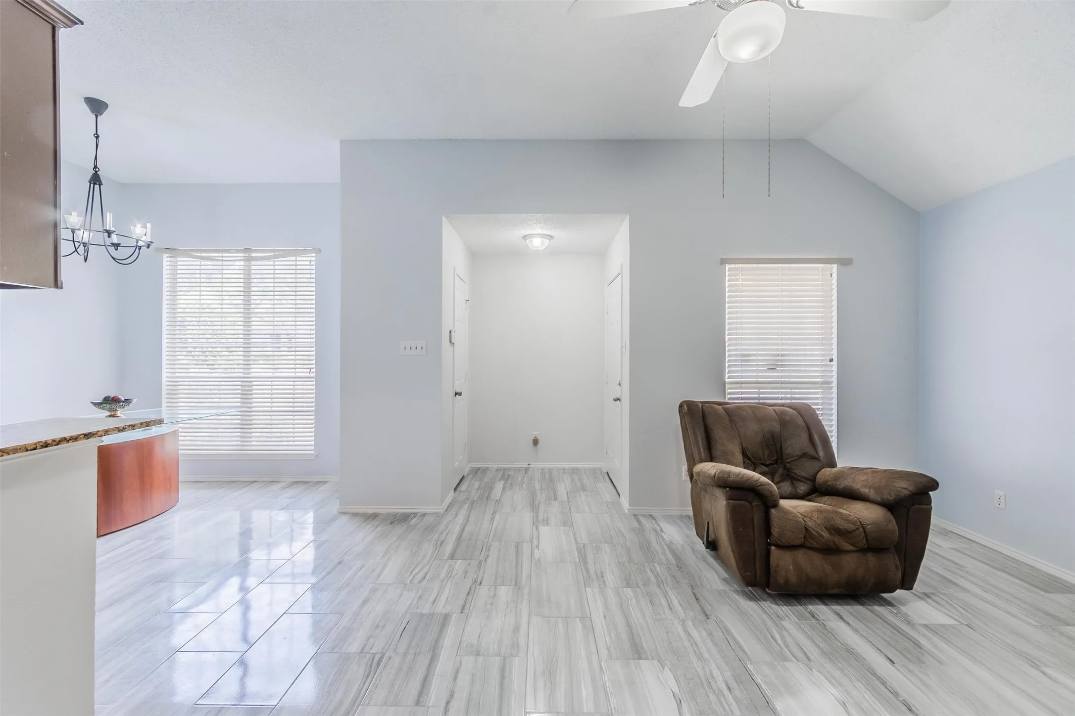 Duplex For Rent in Tarrant County , 2709 Brittany Drive, Euless, Texas 76039, 3 Bedroom, 2 Bathroom, Garage spaces, 1,142 Sqft, built in 1992, mls#21284504, Real Estate Agent in Euless, Homes For Rent in Tarrant county, Homes For Rent in Euless, Realtor in Euless Texas, Real Estate Brokerage Independent Realty Texas, Luminita Cordes Realtor