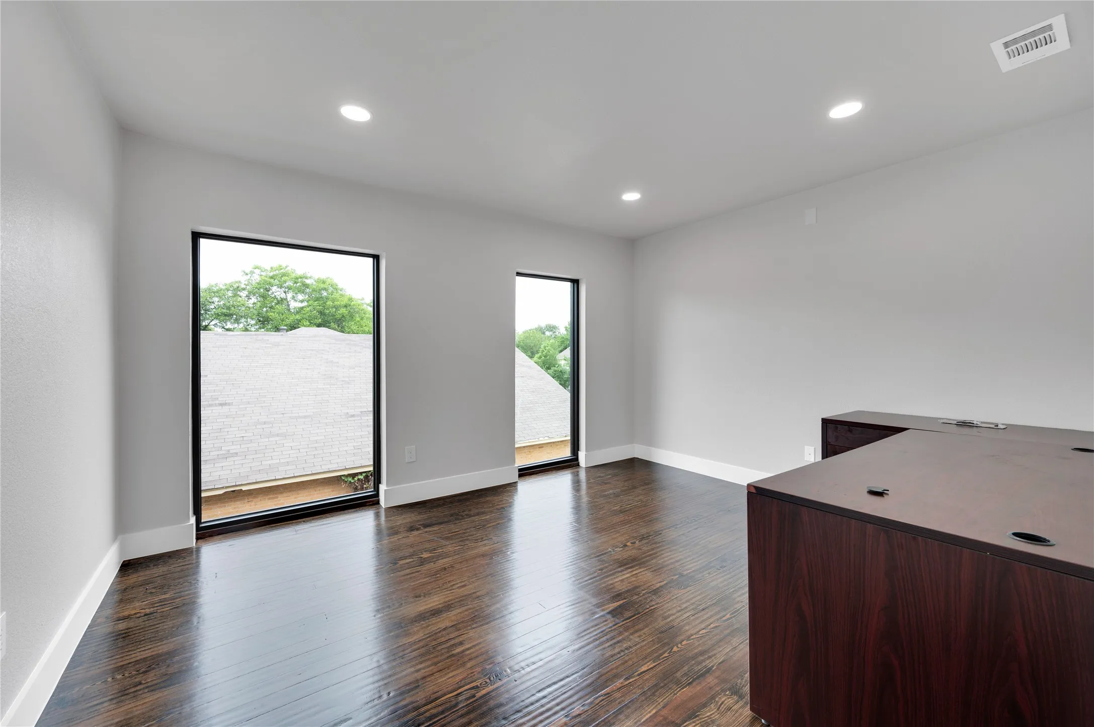 Office For Rent in Ellis County , 501 W Avenue F 109, Midlothian, Texas 76065, 0, 0, Garage spaces, 0 Sqft, built in 1921, Price $1,250, mls#21283300, Real Estate Agent in Midlothian, Homes For Rent in Ellis county, Homes For Rent in Midlothian, Realtor in Midlothian Texas, Real Estate Brokerage Independent Realty Texas, Luminita Cordes Realtor