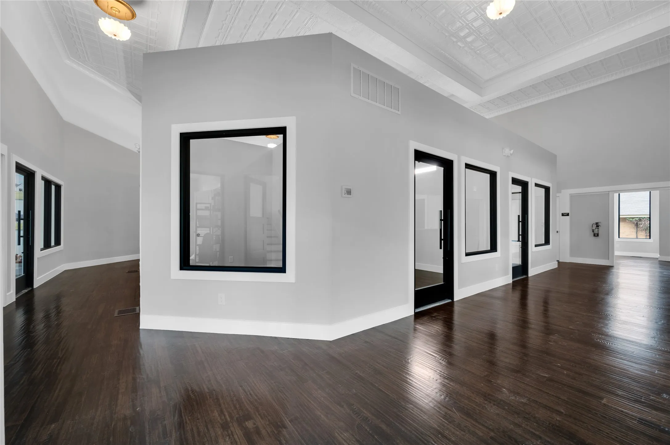 Office For Rent in Ellis County , 501 W Avenue F 109, Midlothian, Texas 76065, 0, 0, Garage spaces, 0 Sqft, built in 1921, Price $1,250, mls#21283300, Real Estate Agent in Midlothian, Homes For Rent in Ellis county, Homes For Rent in Midlothian, Realtor in Midlothian Texas, Real Estate Brokerage Independent Realty Texas, Luminita Cordes Realtor