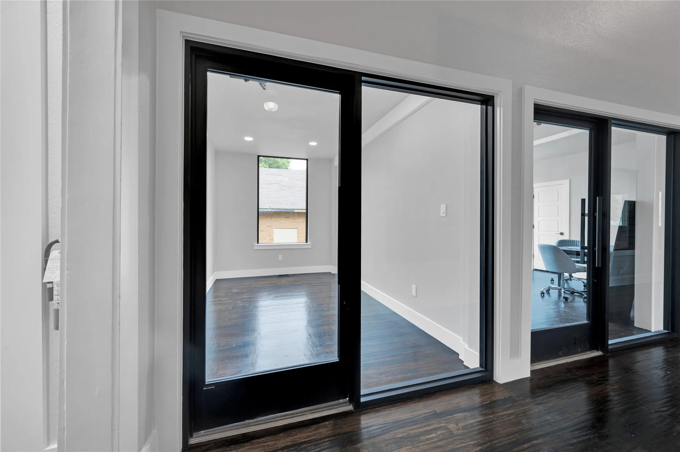 Office For Rent in Ellis County , 501 W Avenue F 109, Midlothian, Texas 76065, 0, 0, Garage spaces, 0 Sqft, built in 1921, Price $1,250, mls#21283300, Real Estate Agent in Midlothian, Homes For Rent in Ellis county, Homes For Rent in Midlothian, Realtor in Midlothian Texas, Real Estate Brokerage Independent Realty Texas, Luminita Cordes Realtor