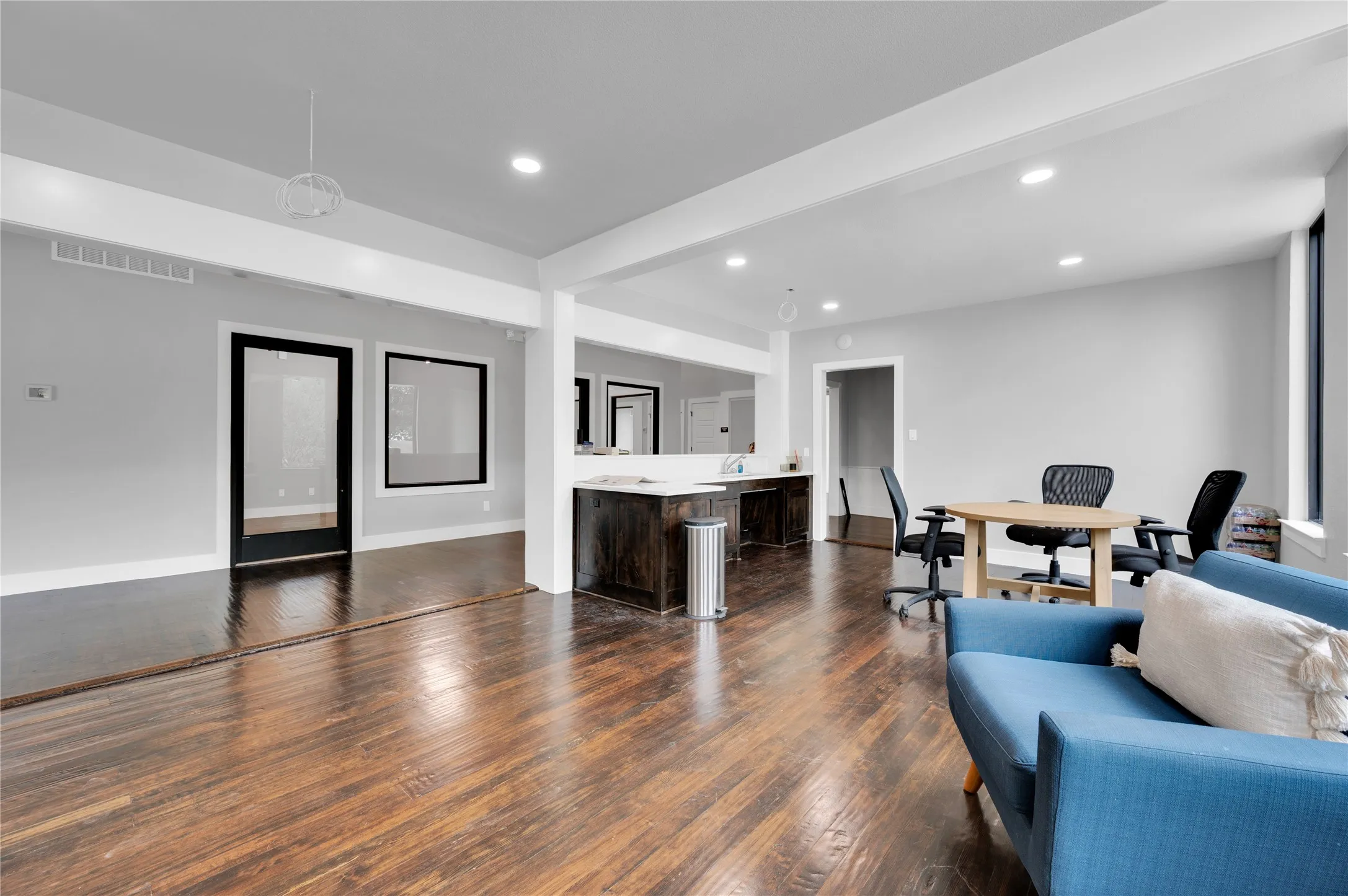 Office For Rent in Ellis County , 501 W Avenue F 109, Midlothian, Texas 76065, 0, 0, Garage spaces, 0 Sqft, built in 1921, Price $1,250, mls#21283300, Real Estate Agent in Midlothian, Homes For Rent in Ellis county, Homes For Rent in Midlothian, Realtor in Midlothian Texas, Real Estate Brokerage Independent Realty Texas, Luminita Cordes Realtor