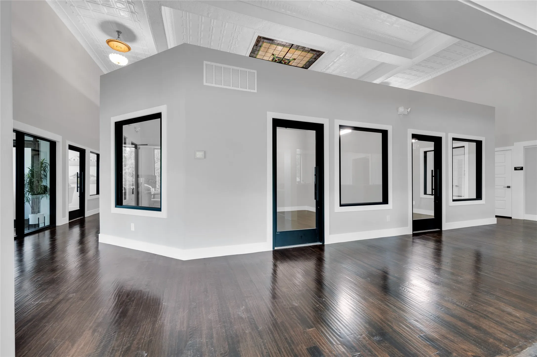 Office For Rent in Ellis County , 501 W Avenue F 109, Midlothian, Texas 76065, 0, 0, Garage spaces, 0 Sqft, built in 1921, Price $1,250, mls#21283300, Real Estate Agent in Midlothian, Homes For Rent in Ellis county, Homes For Rent in Midlothian, Realtor in Midlothian Texas, Real Estate Brokerage Independent Realty Texas, Luminita Cordes Realtor