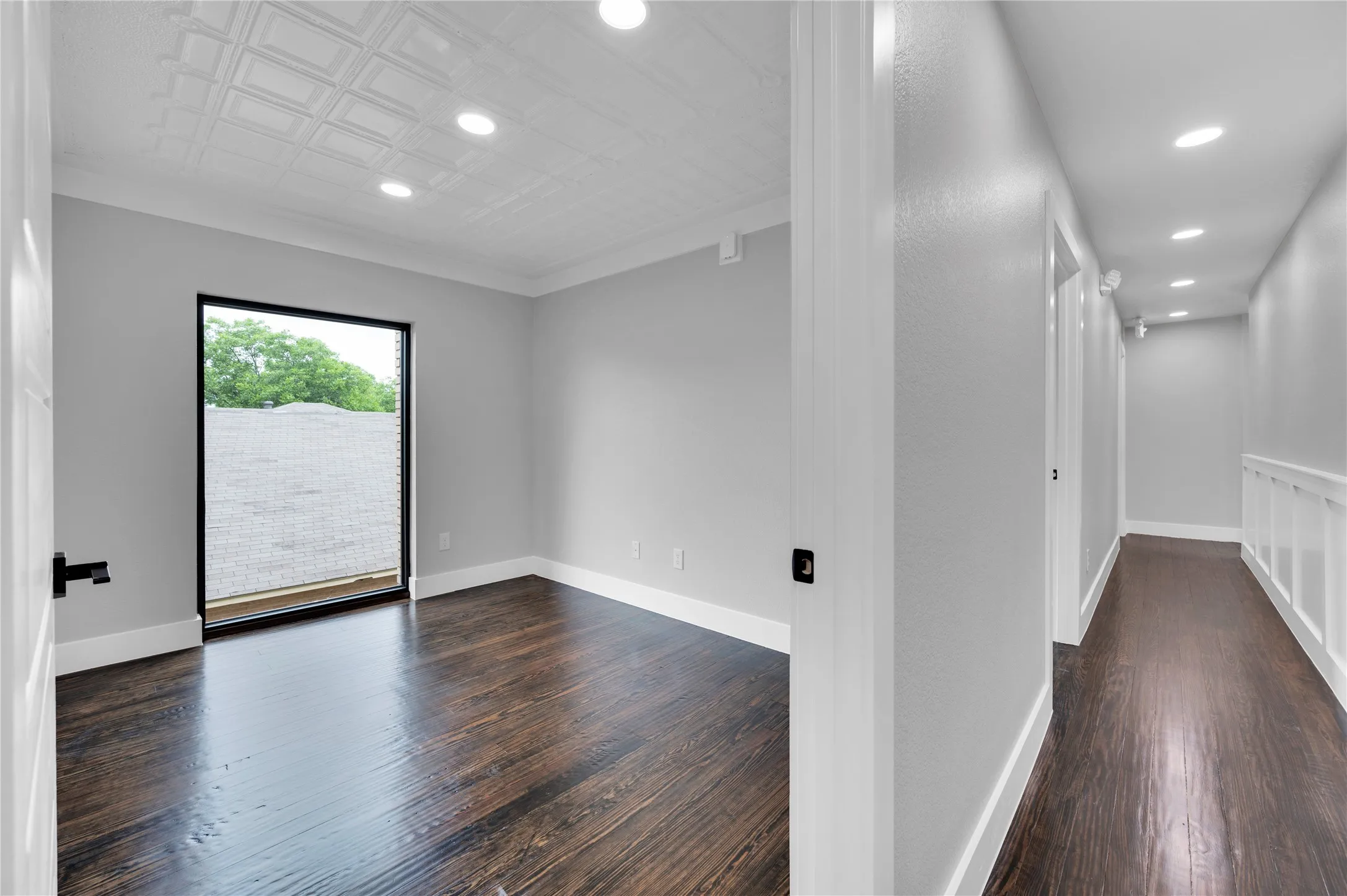 Office For Rent in Ellis County , 501 W Avenue F 109, Midlothian, Texas 76065, 0, 0, Garage spaces, 0 Sqft, built in 1921, Price $1,250, mls#21283300, Real Estate Agent in Midlothian, Homes For Rent in Ellis county, Homes For Rent in Midlothian, Realtor in Midlothian Texas, Real Estate Brokerage Independent Realty Texas, Luminita Cordes Realtor