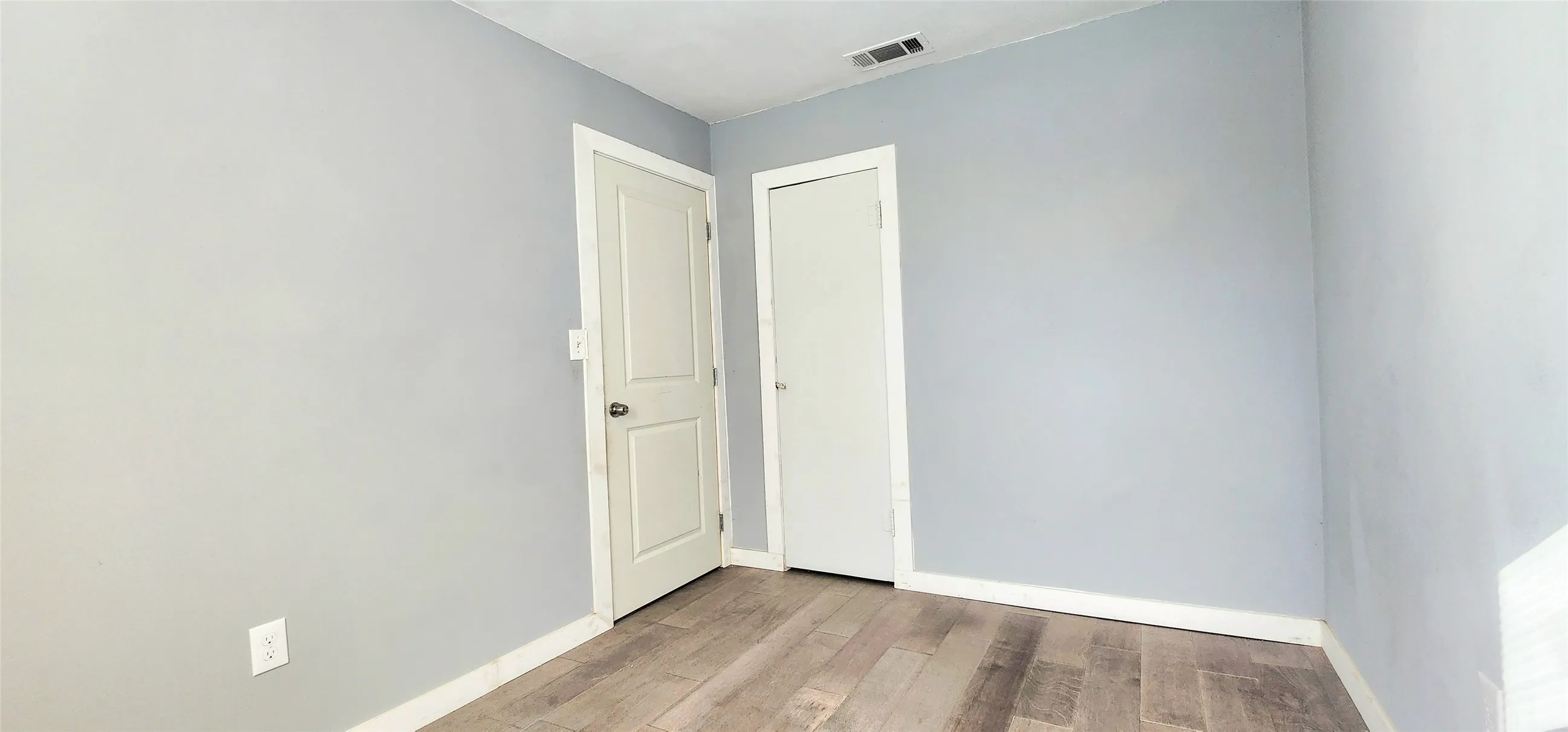 Single Family Residence For Sale in Dallas County , 8525 Oak Haven Lane, Dallas, Texas 75217, 2 Bedroom, 1 Bathroom, Garage spaces, 736 Sqft, built in 1952, mls#21284506, Real Estate Agent in Dallas, Homes For Sale in Dallas county, Homes For Sale in Dallas, Realtor in Dallas Texas, Real Estate Brokerage Independent Realty Texas, Luminita Cordes Realtor