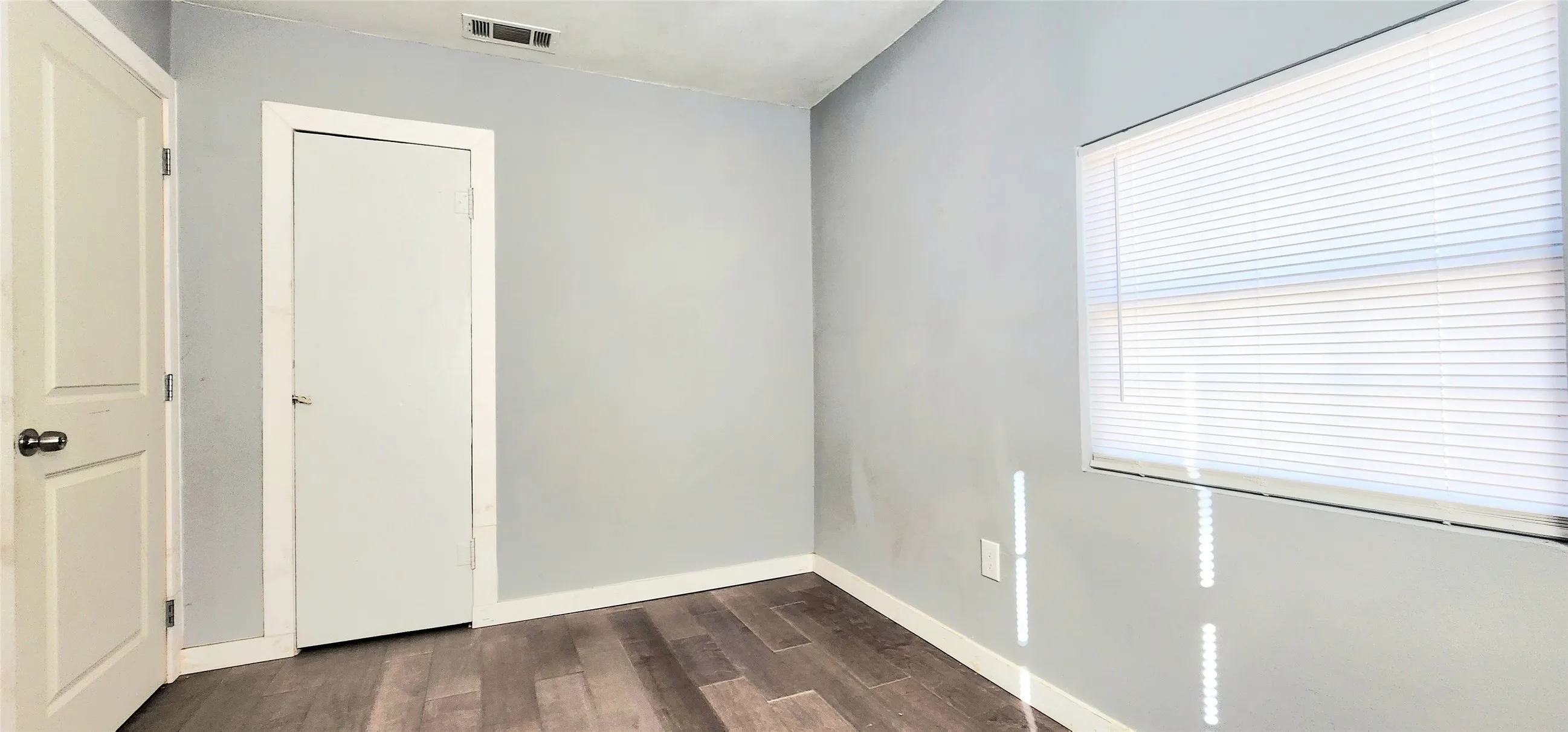 Single Family Residence For Sale in Dallas County , 8525 Oak Haven Lane, Dallas, Texas 75217, 2 Bedroom, 1 Bathroom, Garage spaces, 736 Sqft, built in 1952, mls#21284506, Real Estate Agent in Dallas, Homes For Sale in Dallas county, Homes For Sale in Dallas, Realtor in Dallas Texas, Real Estate Brokerage Independent Realty Texas, Luminita Cordes Realtor
