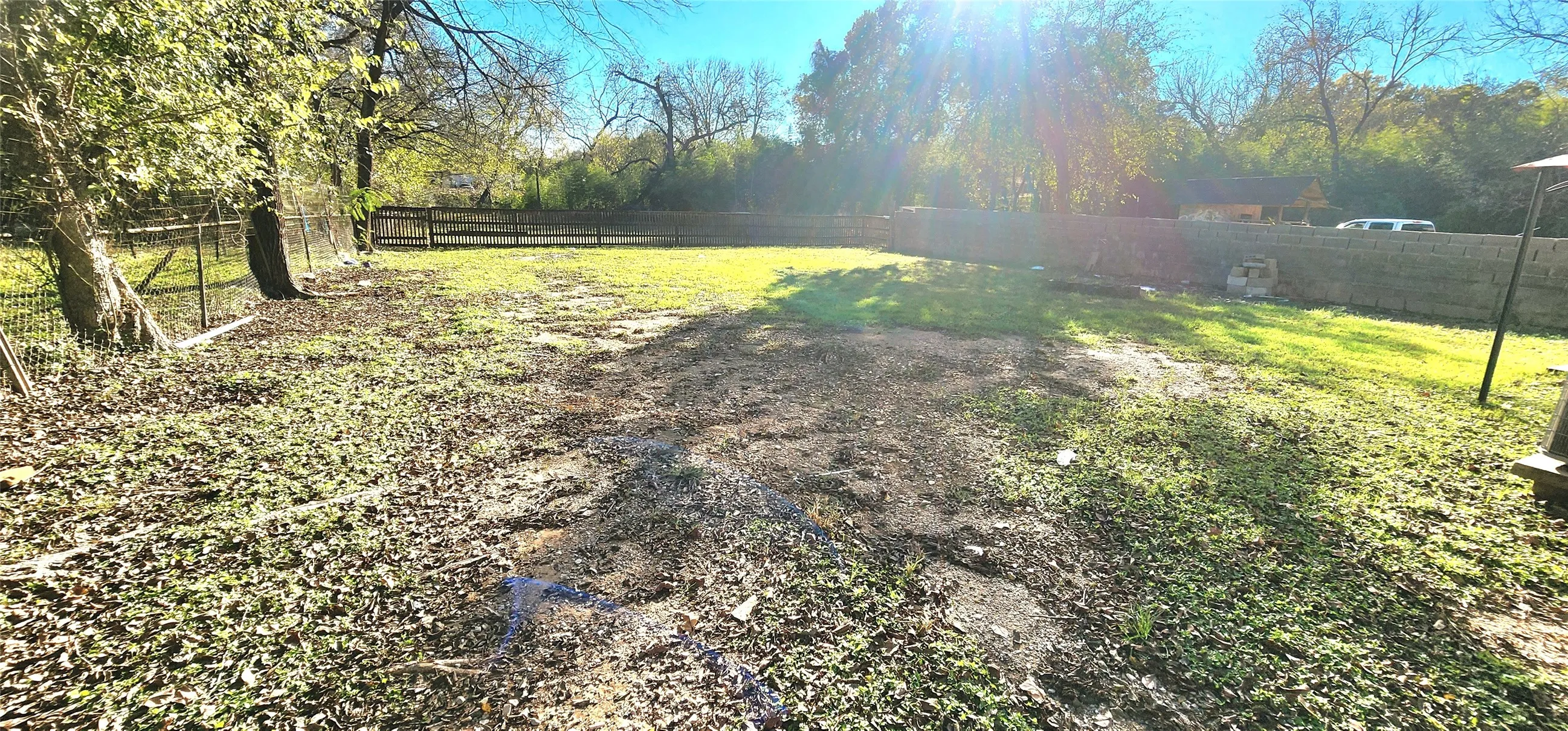 Single Family Residence For Sale in Dallas County , 8525 Oak Haven Lane, Dallas, Texas 75217, 2 Bedroom, 1 Bathroom, Garage spaces, 736 Sqft, built in 1952, mls#21284506, Real Estate Agent in Dallas, Homes For Sale in Dallas county, Homes For Sale in Dallas, Realtor in Dallas Texas, Real Estate Brokerage Independent Realty Texas, Luminita Cordes Realtor