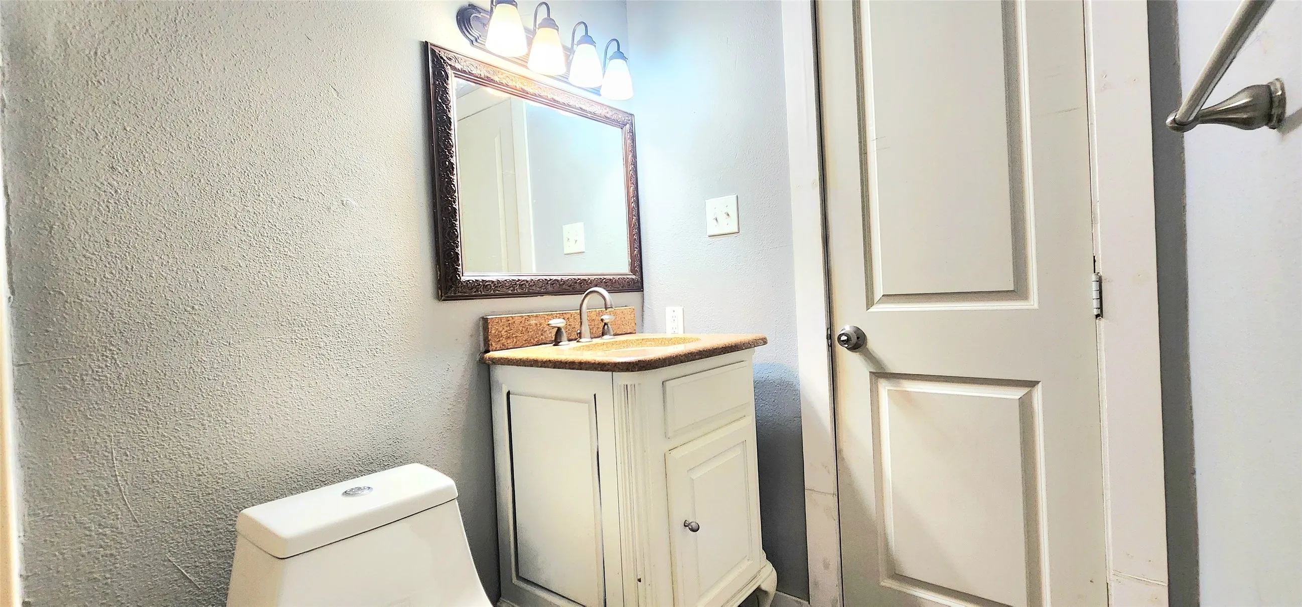 Single Family Residence For Sale in Dallas County , 8525 Oak Haven Lane, Dallas, Texas 75217, 2 Bedroom, 1 Bathroom, Garage spaces, 736 Sqft, built in 1952, mls#21284506, Real Estate Agent in Dallas, Homes For Sale in Dallas county, Homes For Sale in Dallas, Realtor in Dallas Texas, Real Estate Brokerage Independent Realty Texas, Luminita Cordes Realtor