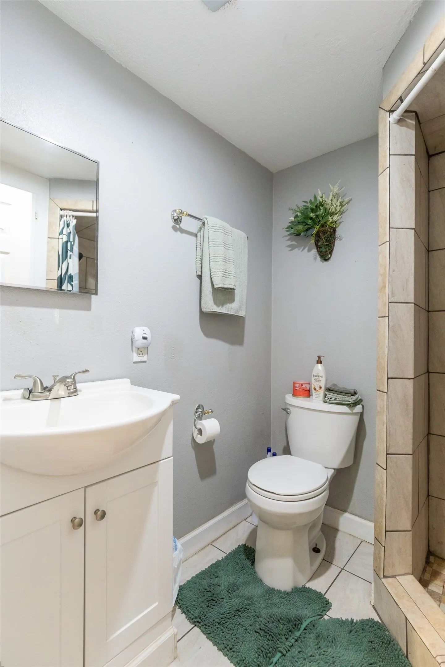 Single Family Residence For Sale in Taylor County , 109 Circle of Holly, Abilene, Texas 79605, 3 Bedroom, 3 Bathroom, 2 Garage spaces, 2,201 Sqft, built in 1961, mls#21281225, Real Estate Agent in Abilene, Homes For Sale in Taylor county, Homes For Sale in Abilene, Realtor in Abilene Texas, Real Estate Brokerage Independent Realty Texas, Luminita Cordes Realtor