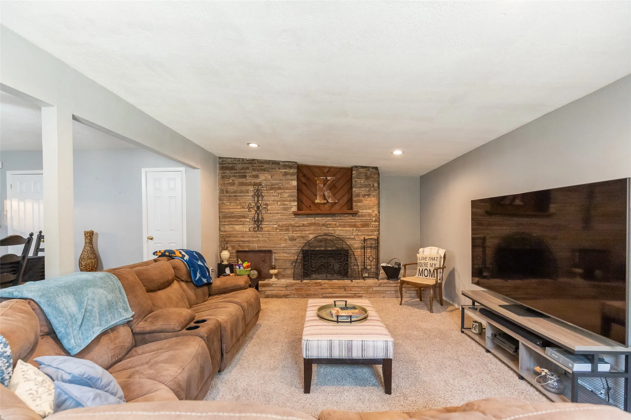 Single Family Residence For Sale in Taylor County , 109 Circle of Holly, Abilene, Texas 79605, 3 Bedroom, 3 Bathroom, 2 Garage spaces, 2,201 Sqft, built in 1961, mls#21281225, Real Estate Agent in Abilene, Homes For Sale in Taylor county, Homes For Sale in Abilene, Realtor in Abilene Texas, Real Estate Brokerage Independent Realty Texas, Luminita Cordes Realtor