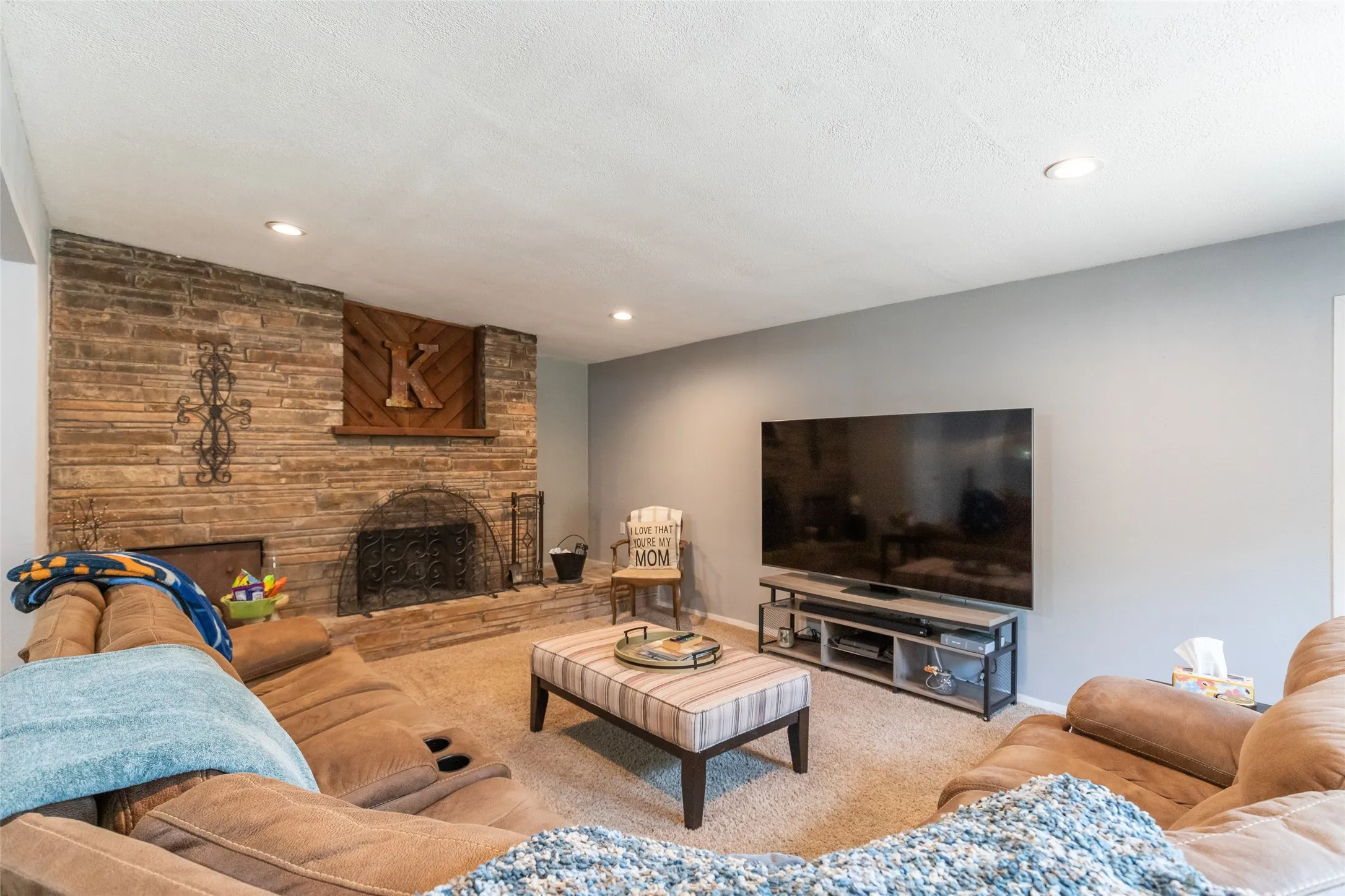 Single Family Residence For Sale in Taylor County , 109 Circle of Holly, Abilene, Texas 79605, 3 Bedroom, 3 Bathroom, 2 Garage spaces, 2,201 Sqft, built in 1961, mls#21281225, Real Estate Agent in Abilene, Homes For Sale in Taylor county, Homes For Sale in Abilene, Realtor in Abilene Texas, Real Estate Brokerage Independent Realty Texas, Luminita Cordes Realtor