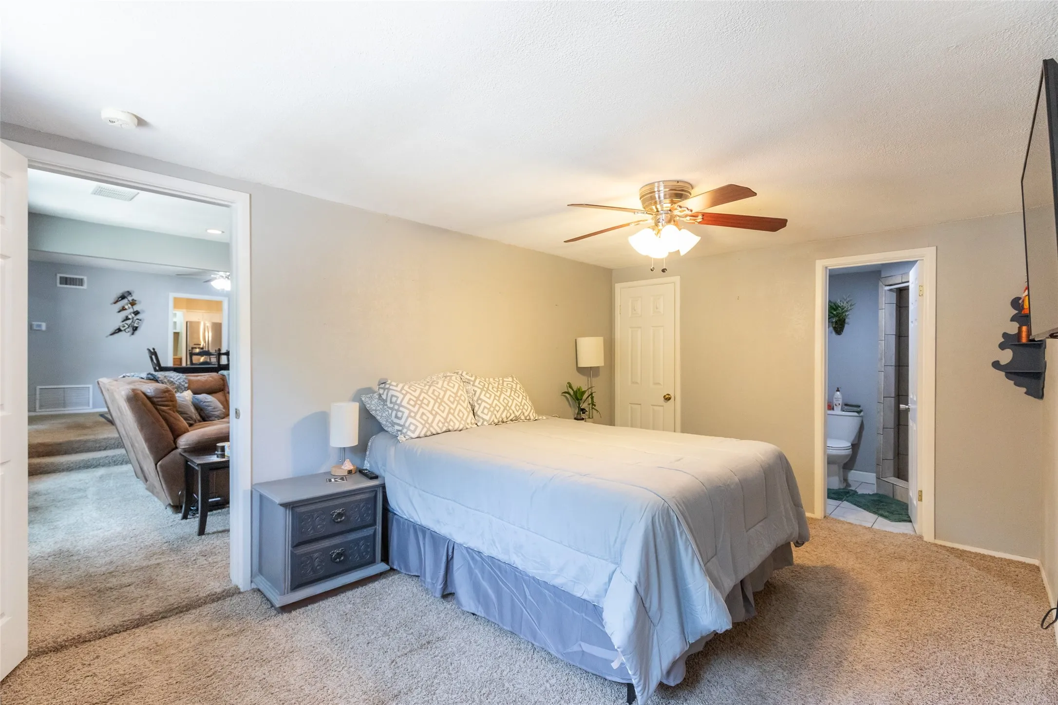 Single Family Residence For Sale in Taylor County , 109 Circle of Holly, Abilene, Texas 79605, 3 Bedroom, 3 Bathroom, 2 Garage spaces, 2,201 Sqft, built in 1961, mls#21281225, Real Estate Agent in Abilene, Homes For Sale in Taylor county, Homes For Sale in Abilene, Realtor in Abilene Texas, Real Estate Brokerage Independent Realty Texas, Luminita Cordes Realtor