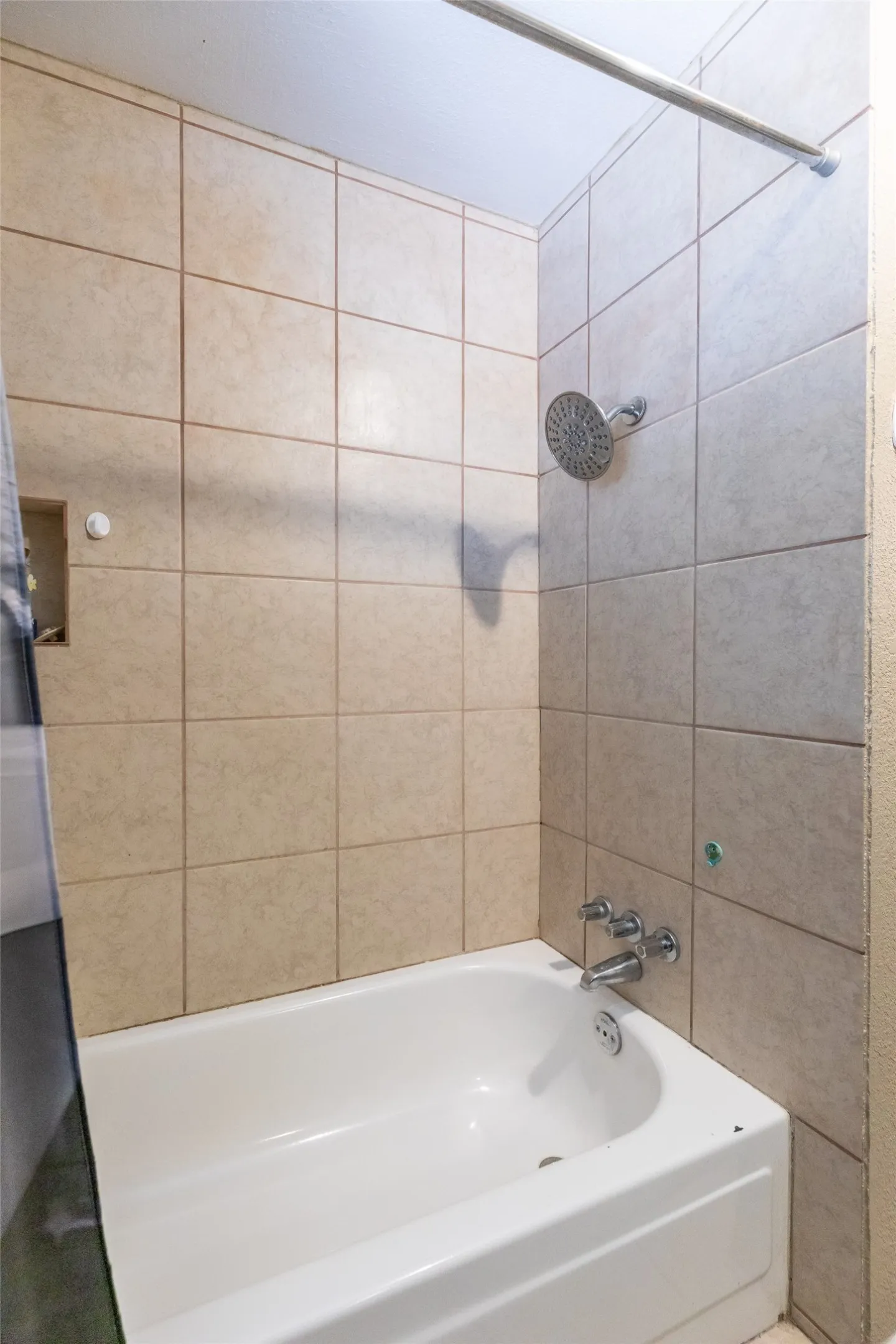 Single Family Residence For Sale in Taylor County , 109 Circle of Holly, Abilene, Texas 79605, 3 Bedroom, 3 Bathroom, 2 Garage spaces, 2,201 Sqft, built in 1961, mls#21281225, Real Estate Agent in Abilene, Homes For Sale in Taylor county, Homes For Sale in Abilene, Realtor in Abilene Texas, Real Estate Brokerage Independent Realty Texas, Luminita Cordes Realtor