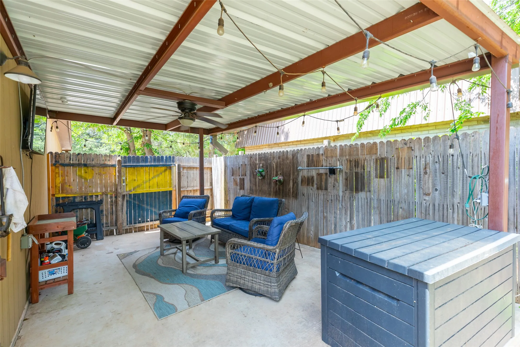 Single Family Residence For Sale in Taylor County , 109 Circle of Holly, Abilene, Texas 79605, 3 Bedroom, 3 Bathroom, 2 Garage spaces, 2,201 Sqft, built in 1961, mls#21281225, Real Estate Agent in Abilene, Homes For Sale in Taylor county, Homes For Sale in Abilene, Realtor in Abilene Texas, Real Estate Brokerage Independent Realty Texas, Luminita Cordes Realtor