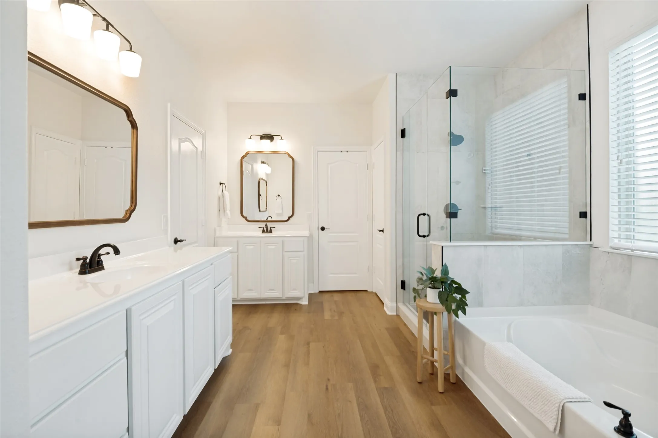 Single Family Residence For Sale in Collin County , 107 Meadow View Drive, Mc Kinney, Texas 75071, 4 Bedroom, 3 Bathroom, 3 Garage spaces, 3,441 Sqft, built in 2013, mls#21284510, Real Estate Agent in Mc Kinney, Homes For Sale in Collin county, Homes For Sale in Mc Kinney, Realtor in Mc Kinney Texas, Real Estate Brokerage Independent Realty Texas, Luminita Cordes Realtor