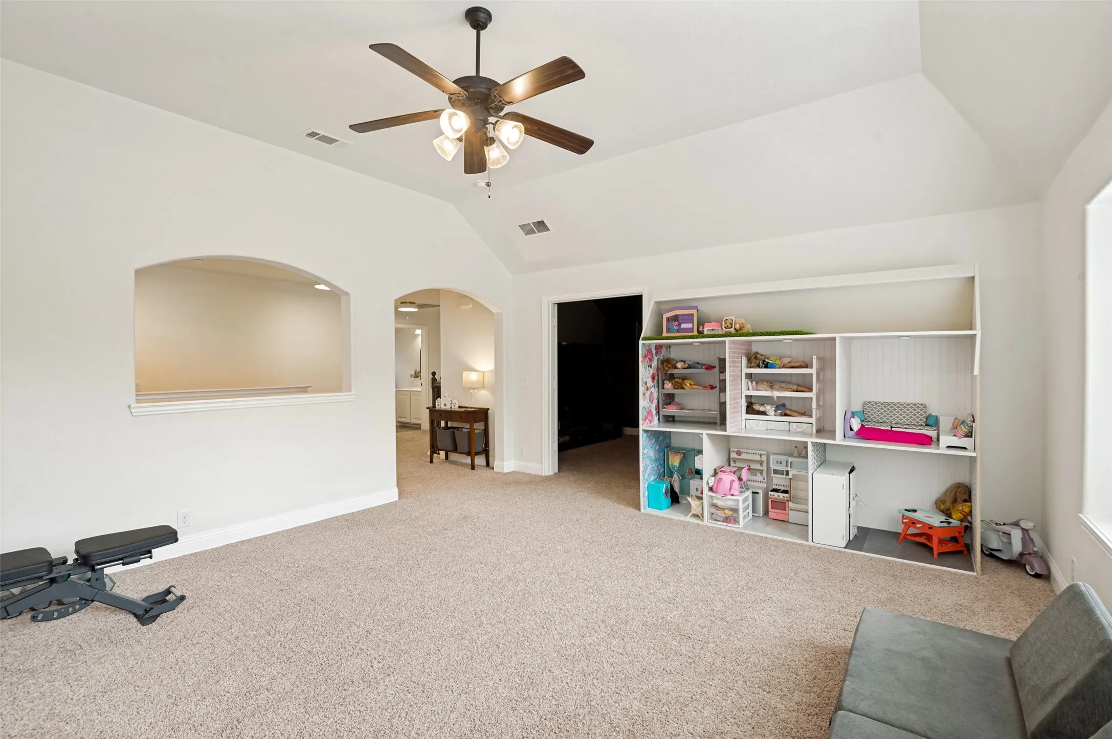 Single Family Residence For Sale in Collin County , 107 Meadow View Drive, Mc Kinney, Texas 75071, 4 Bedroom, 3 Bathroom, 3 Garage spaces, 3,441 Sqft, built in 2013, mls#21284510, Real Estate Agent in Mc Kinney, Homes For Sale in Collin county, Homes For Sale in Mc Kinney, Realtor in Mc Kinney Texas, Real Estate Brokerage Independent Realty Texas, Luminita Cordes Realtor