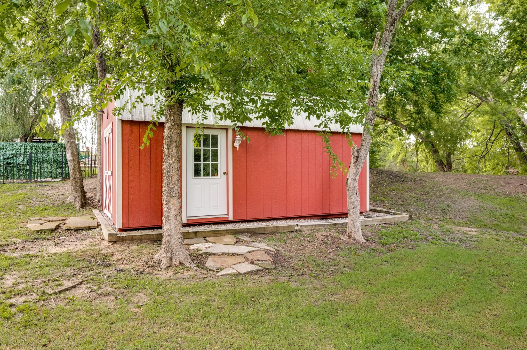 Single Family Residence For Sale in Collin County , 107 Meadow View Drive, Mc Kinney, Texas 75071, 4 Bedroom, 3 Bathroom, 3 Garage spaces, 3,441 Sqft, built in 2013, mls#21284510, Real Estate Agent in Mc Kinney, Homes For Sale in Collin county, Homes For Sale in Mc Kinney, Realtor in Mc Kinney Texas, Real Estate Brokerage Independent Realty Texas, Luminita Cordes Realtor